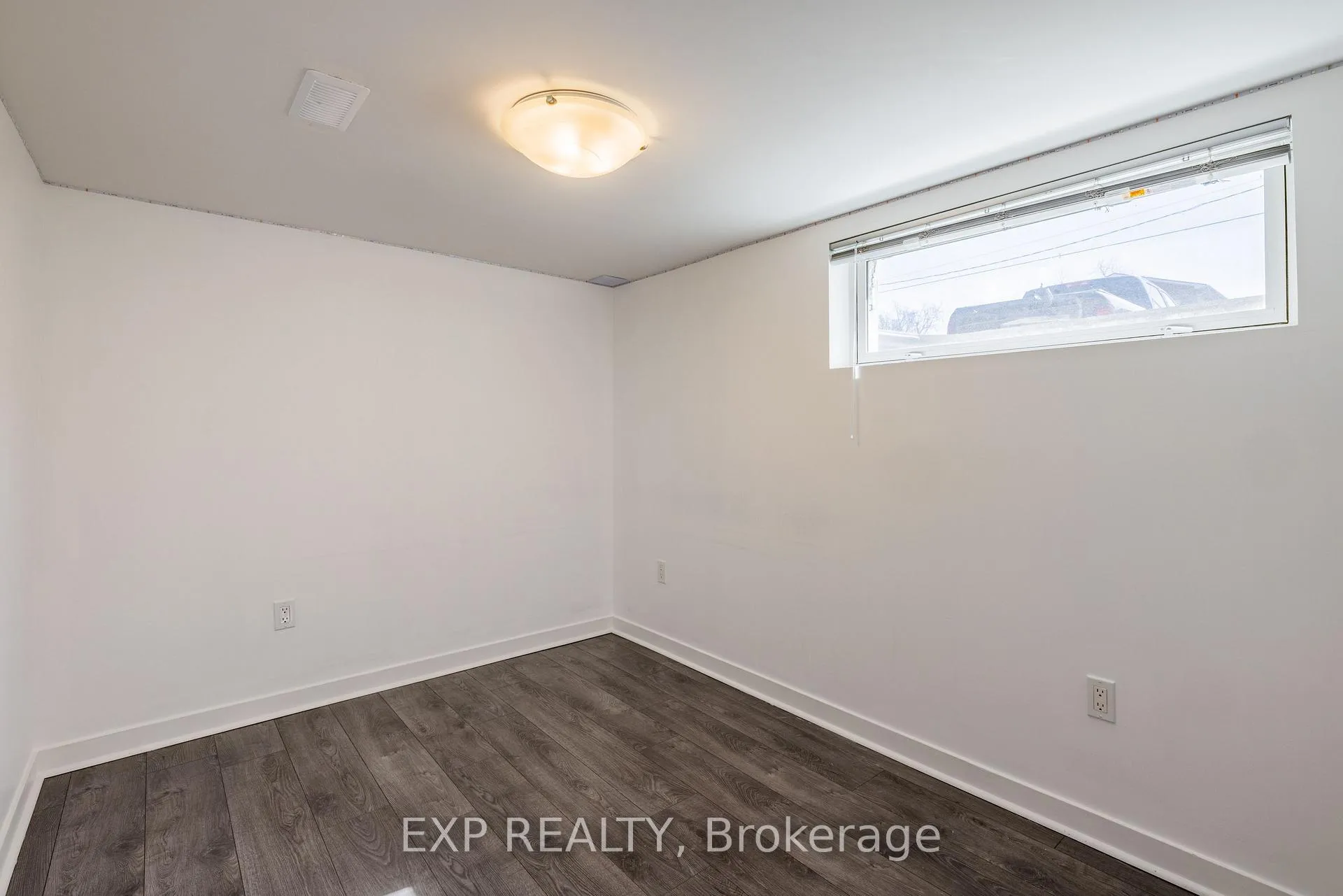 Photo 24 of 35 Withrow Avenue, Ottawa, Meadowlands/St. Claire Gardens — HOMEH