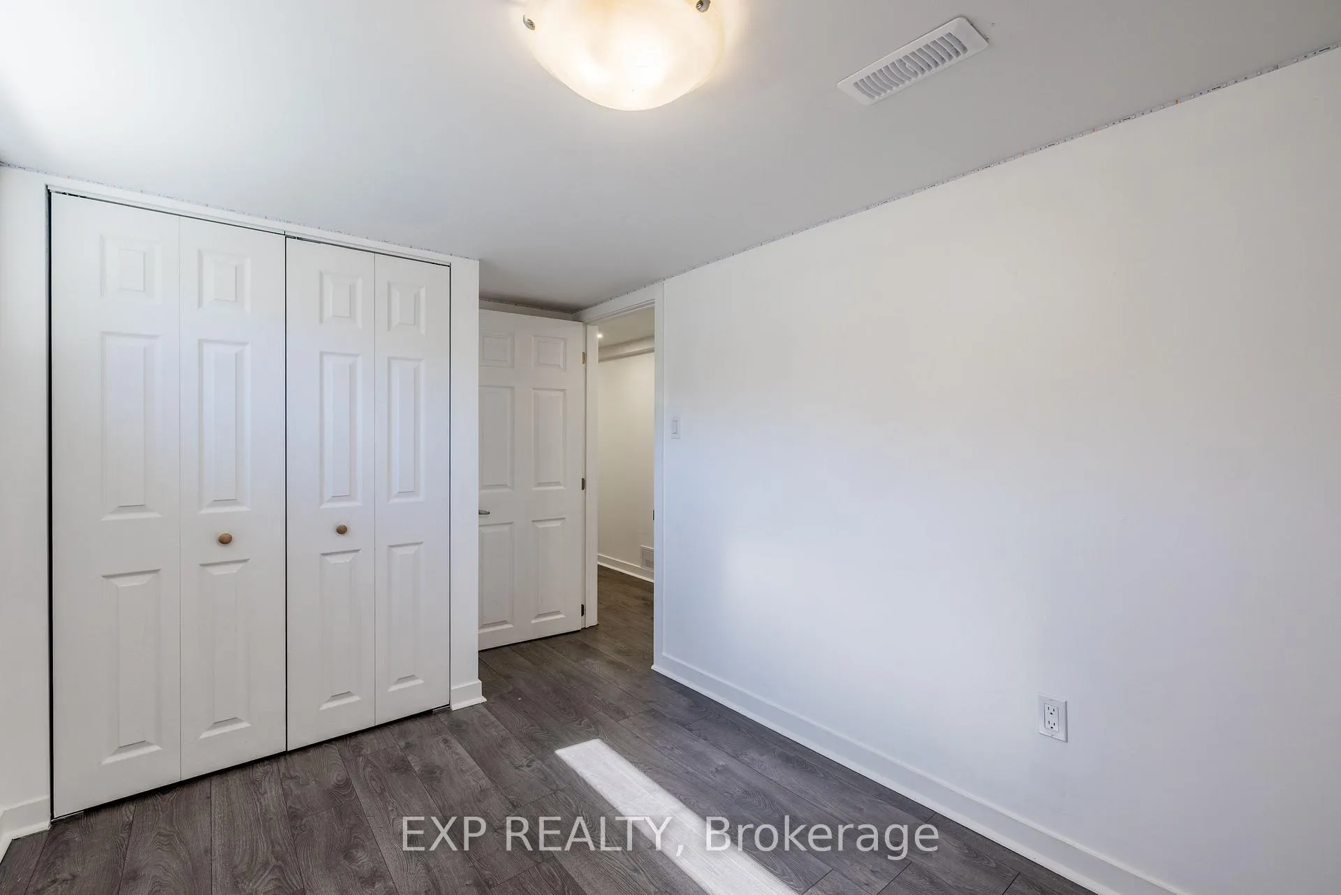 Photo 25 of 35 Withrow Avenue, Ottawa, Meadowlands/St. Claire Gardens — HOMEH