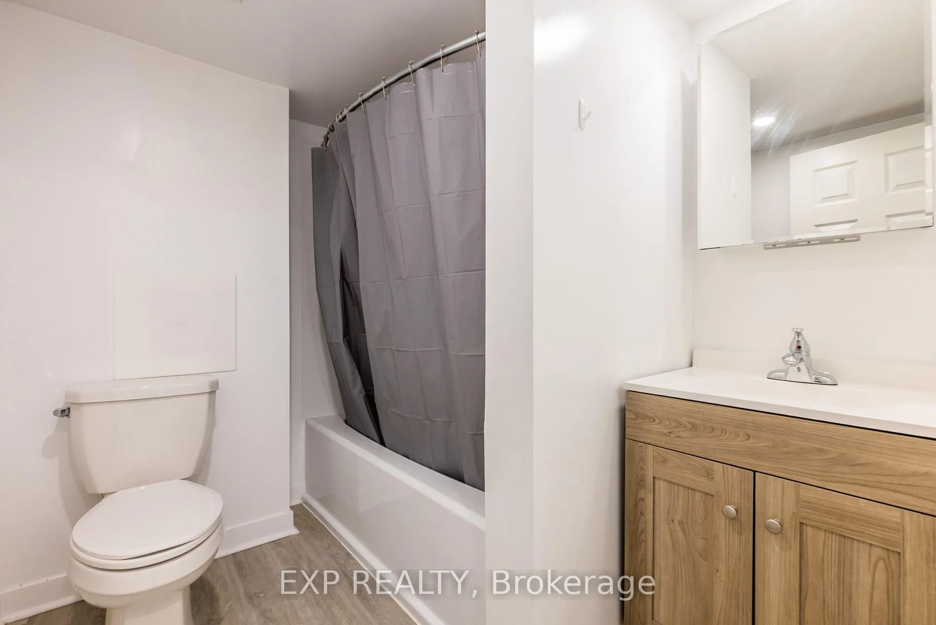 Photo 26 of 35 Withrow Avenue, Ottawa, Meadowlands/St. Claire Gardens — HOMEH