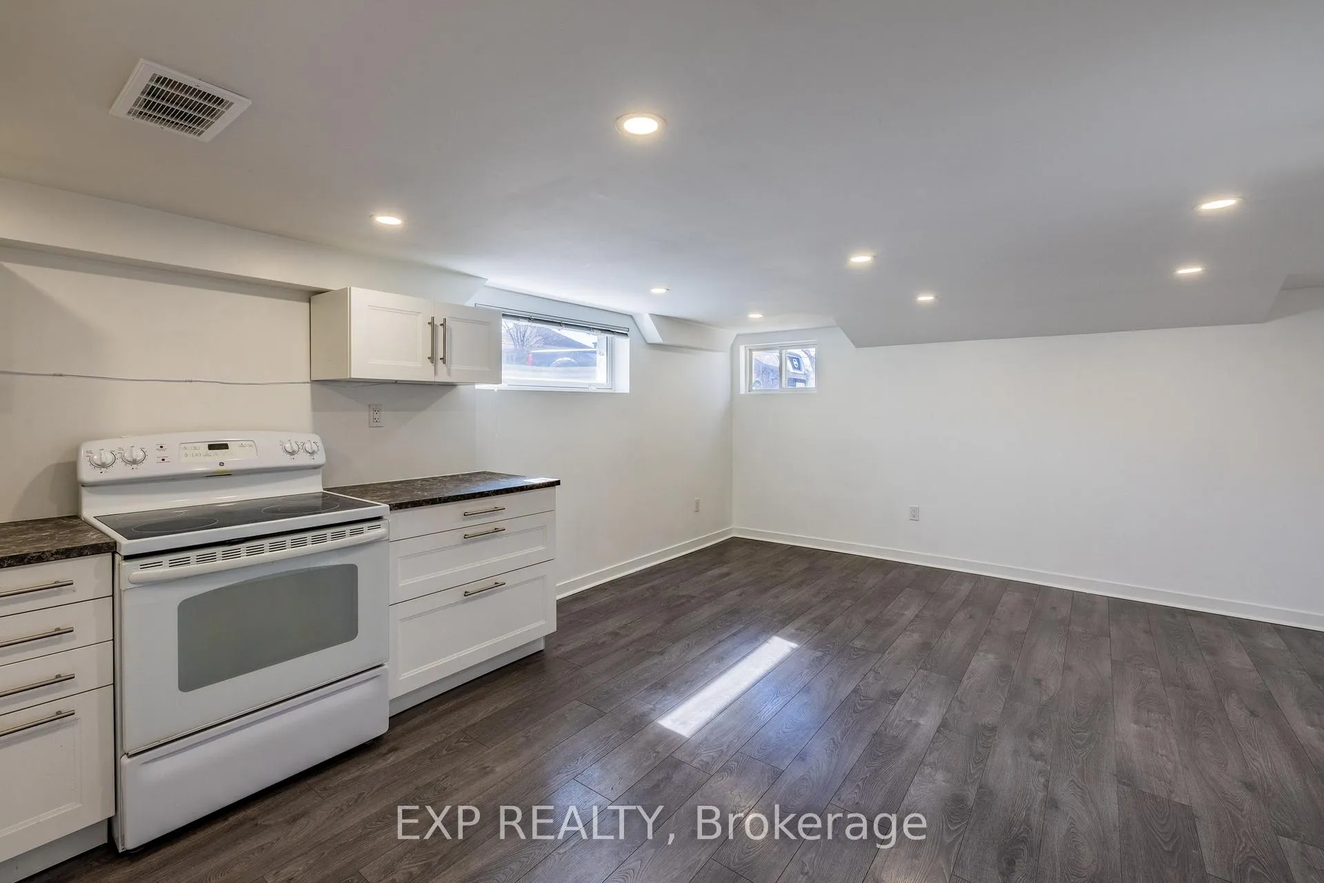 Photo 30 of 35 Withrow Avenue, Ottawa, Meadowlands/St. Claire Gardens — HOMEH
