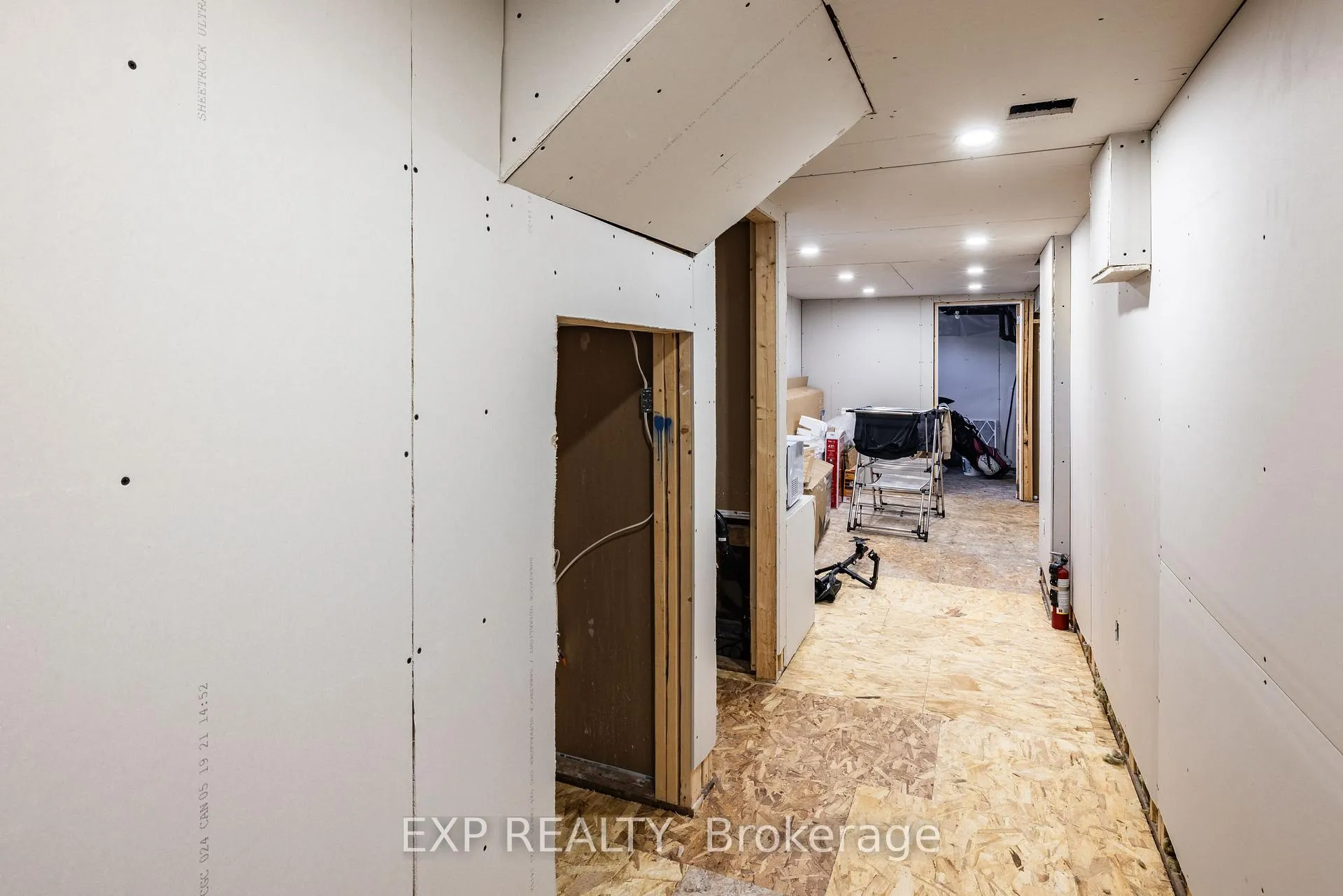 Photo 32 of 35 Withrow Avenue, Ottawa, Meadowlands/St. Claire Gardens — HOMEH