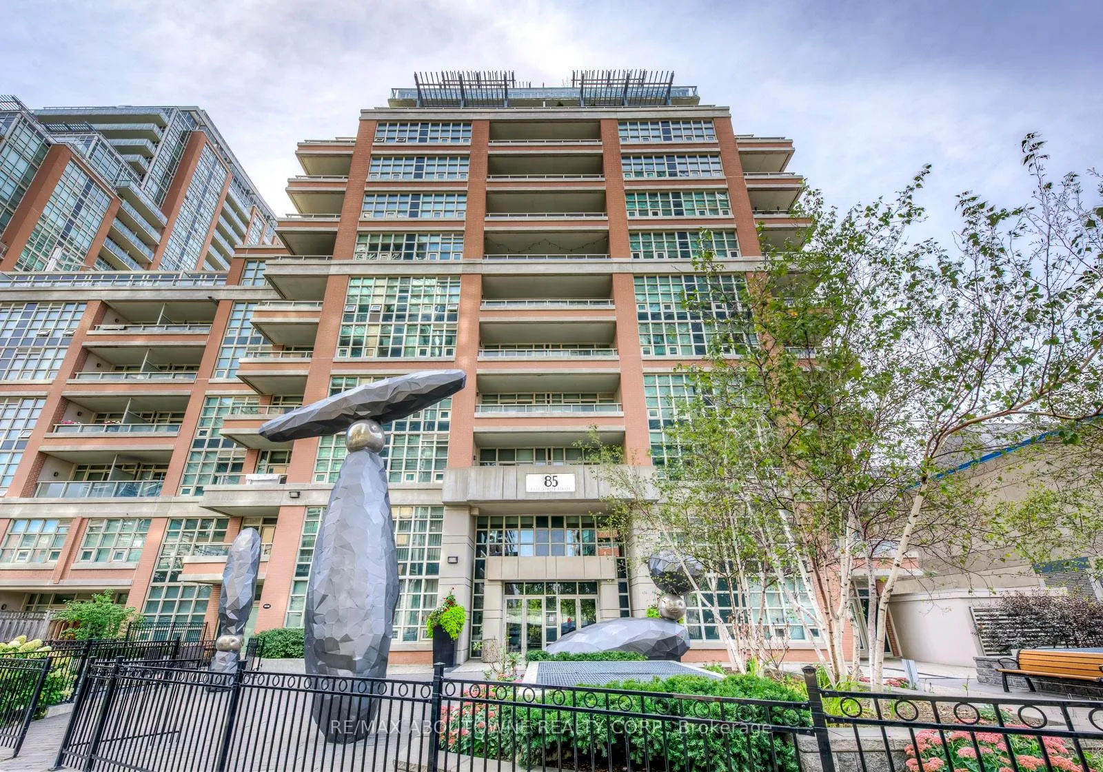 Front of Unit 1109, 85 East Liberty Street