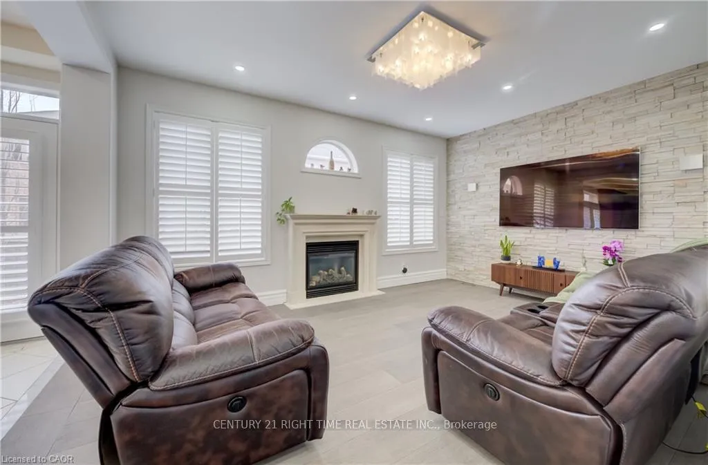 Photo 7 of 4612 Doug Wright Drive, Burlington, Alton — HOMEH