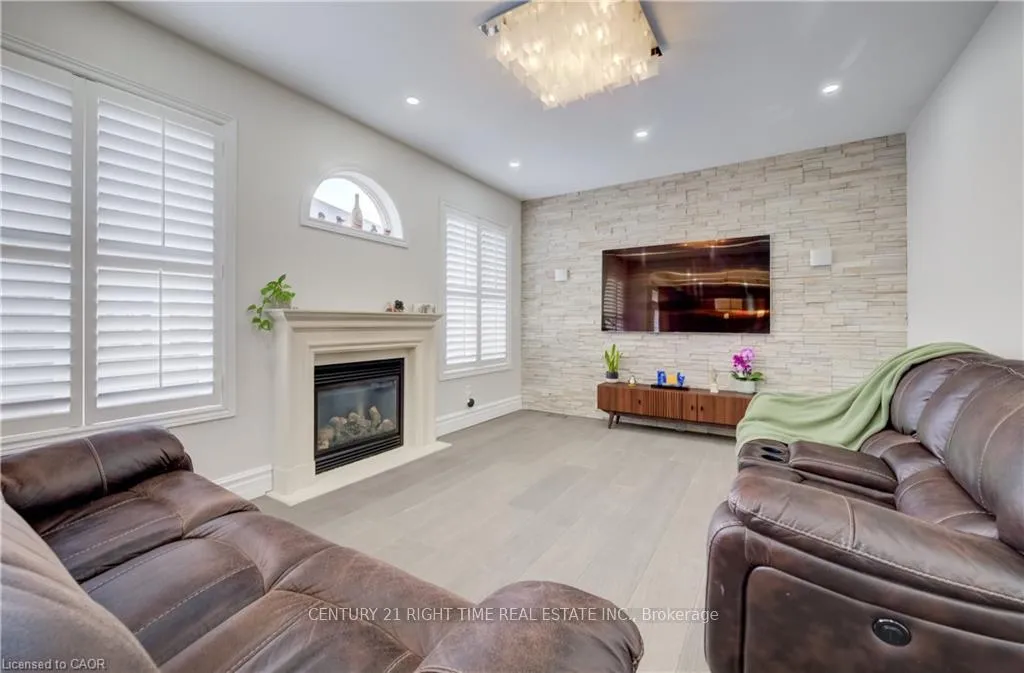 Photo 8 of 4612 Doug Wright Drive, Burlington, Alton — HOMEH