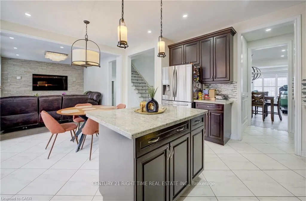 Photo 13 of 4612 Doug Wright Drive, Burlington, Alton — HOMEH