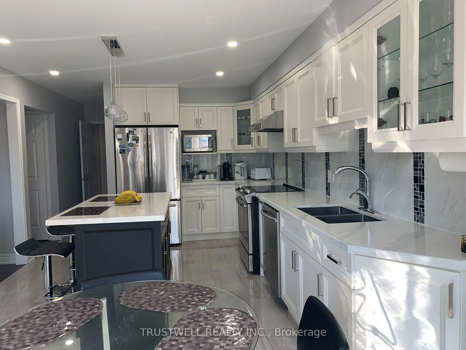 Photo 1 of 82 Ferndell Circle, Markham, Unionville — HOMEH