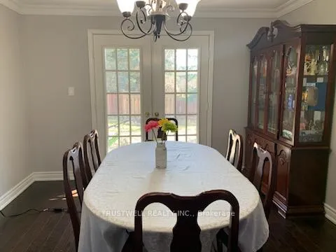 Photo 3 of 82 Ferndell Circle, Markham, Unionville — HOMEH