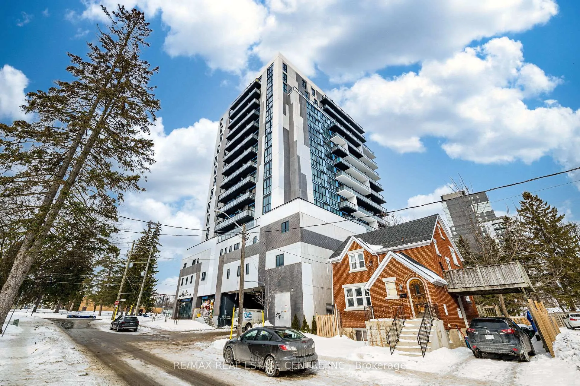 Front of Unit 1007, 128 King Street N