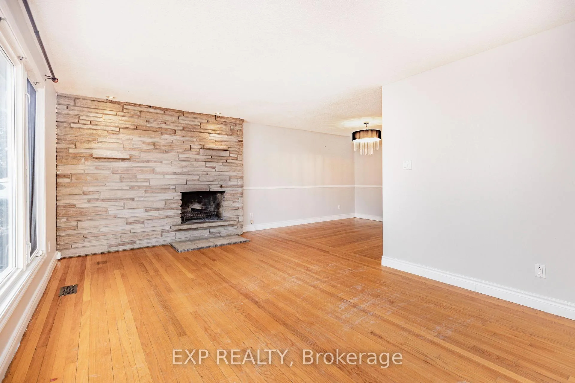 Photo 4 of 1272 Maitland Avenue, Ottawa, Copeland Park — HOMEH