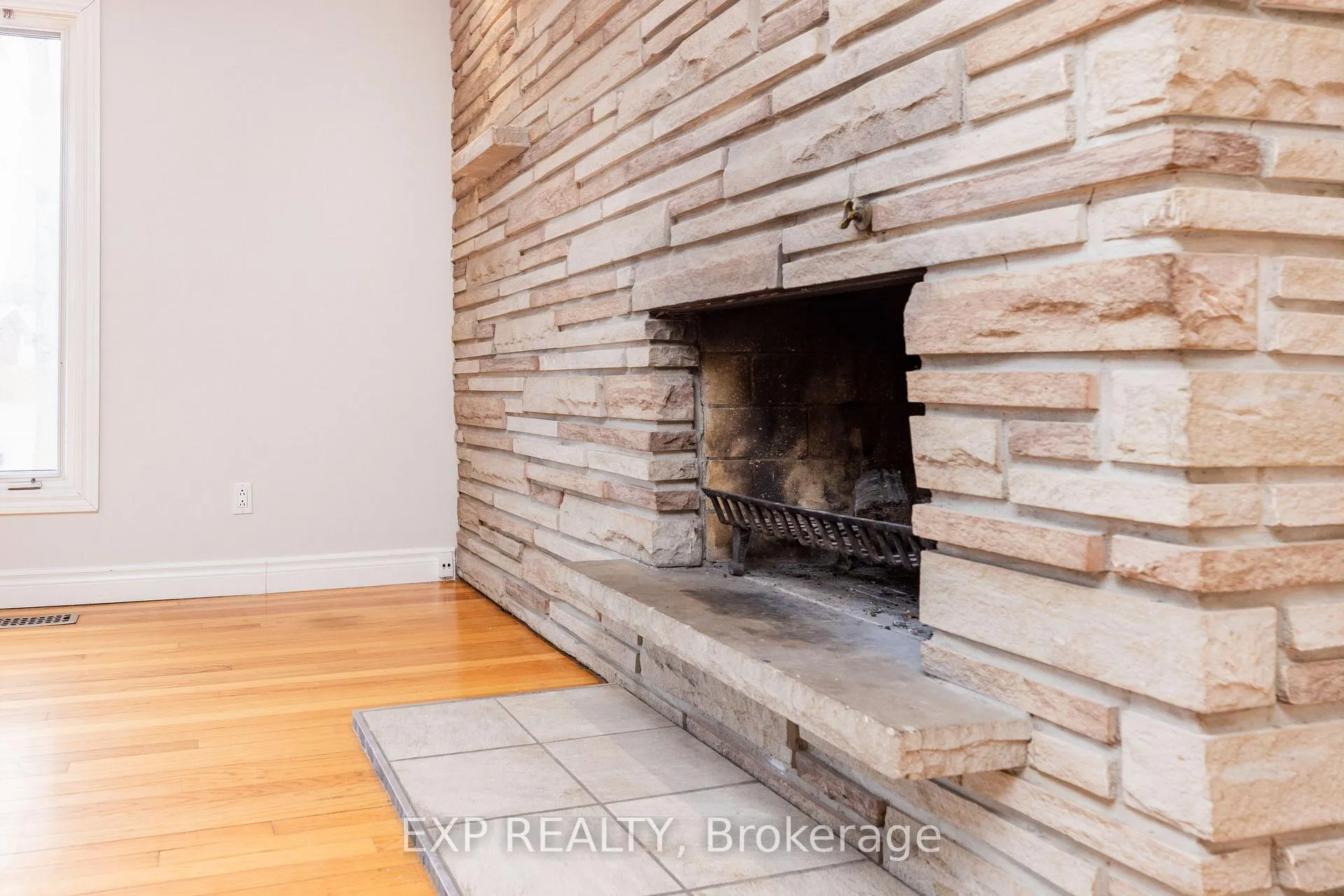 Photo 5 of 1272 Maitland Avenue, Ottawa, Copeland Park — HOMEH