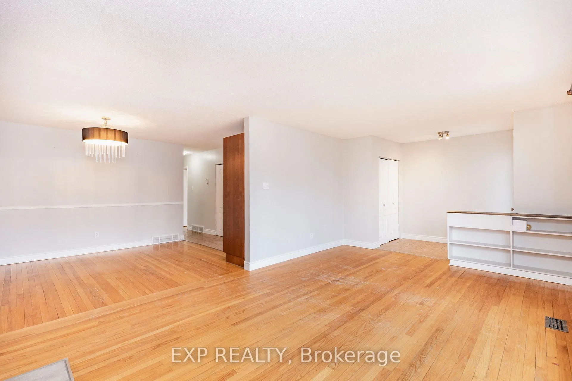Photo 6 of 1272 Maitland Avenue, Ottawa, Copeland Park — HOMEH