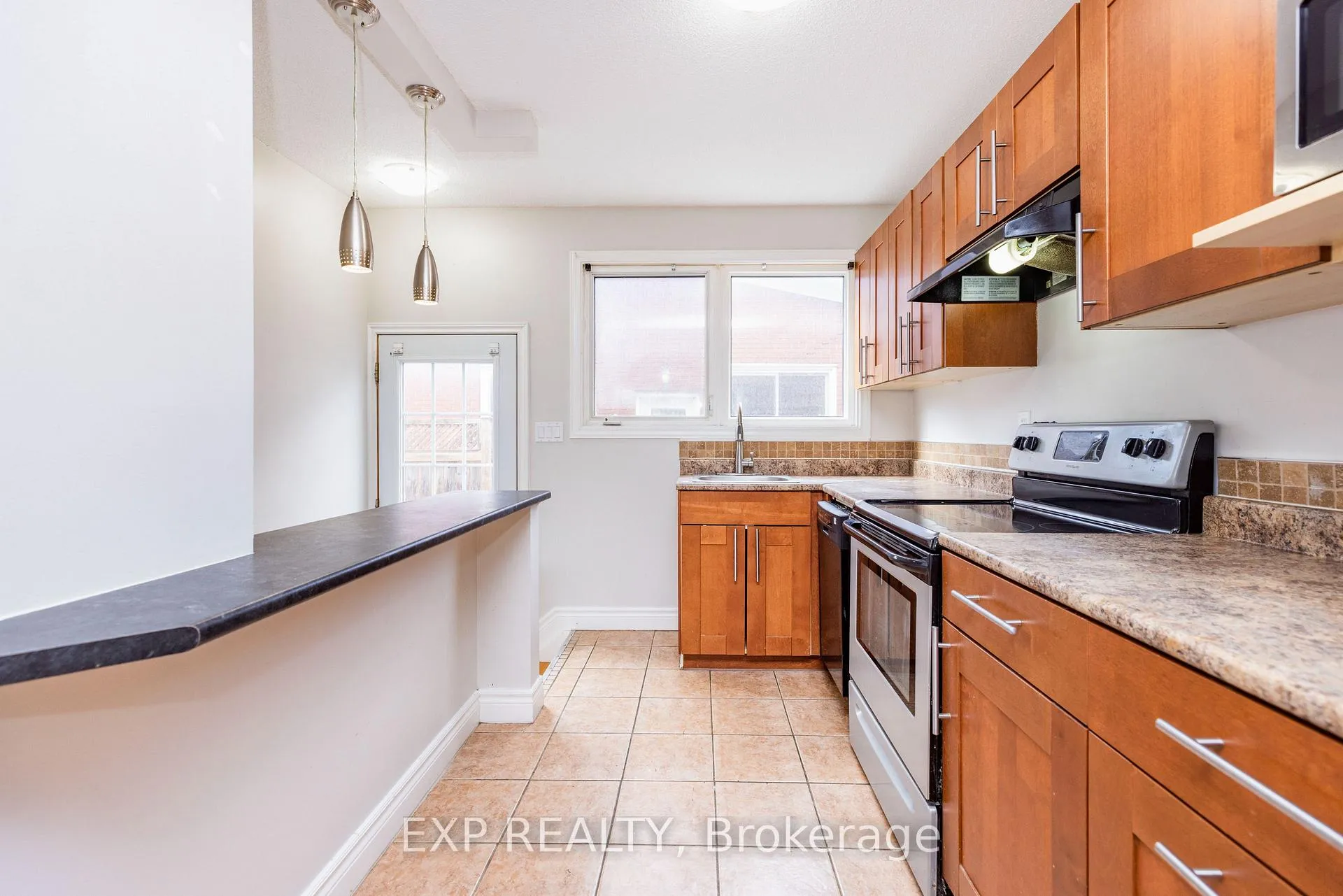 Photo 11 of 1272 Maitland Avenue, Ottawa, Copeland Park — HOMEH