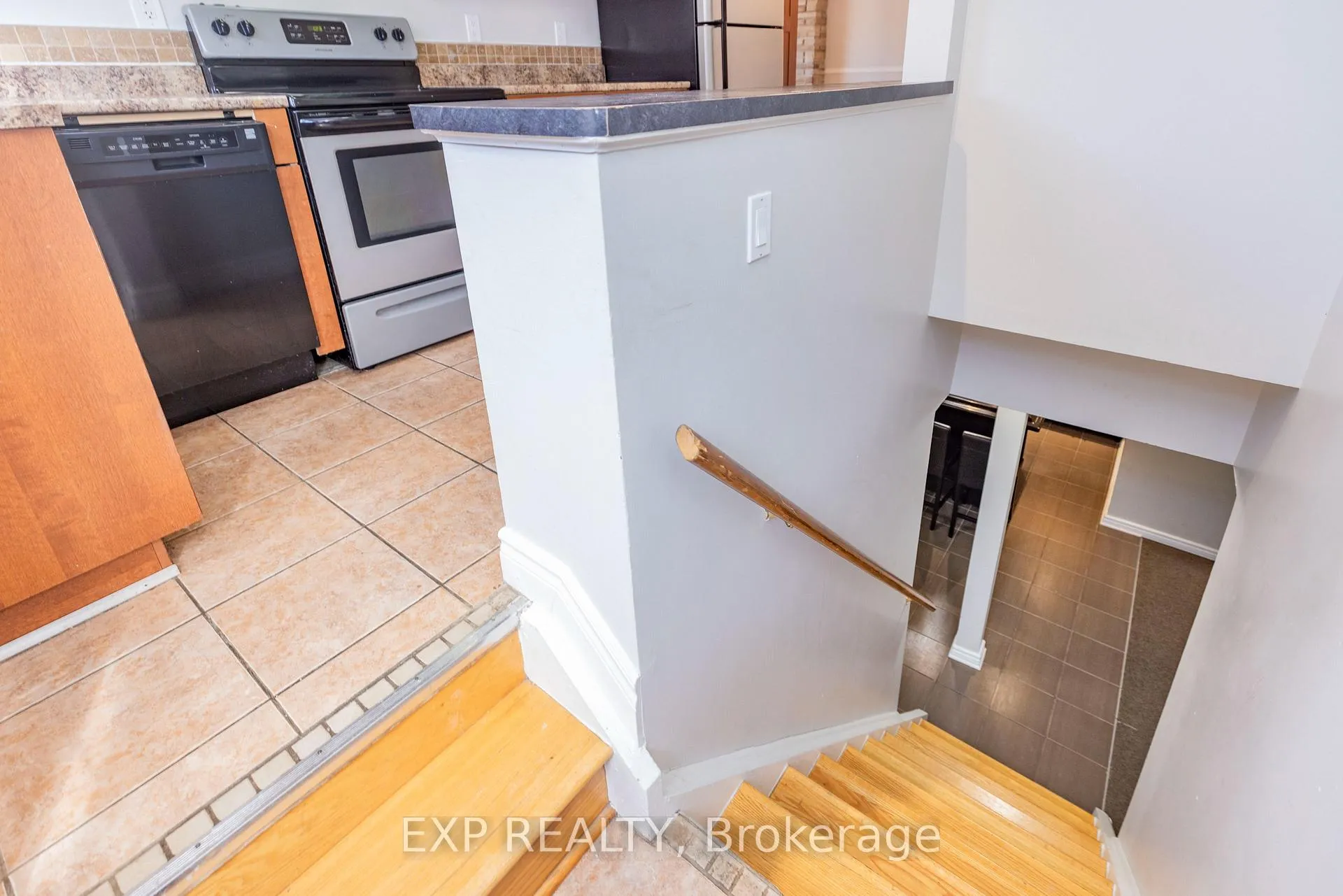 Photo 23 of 1272 Maitland Avenue, Ottawa, Copeland Park — HOMEH