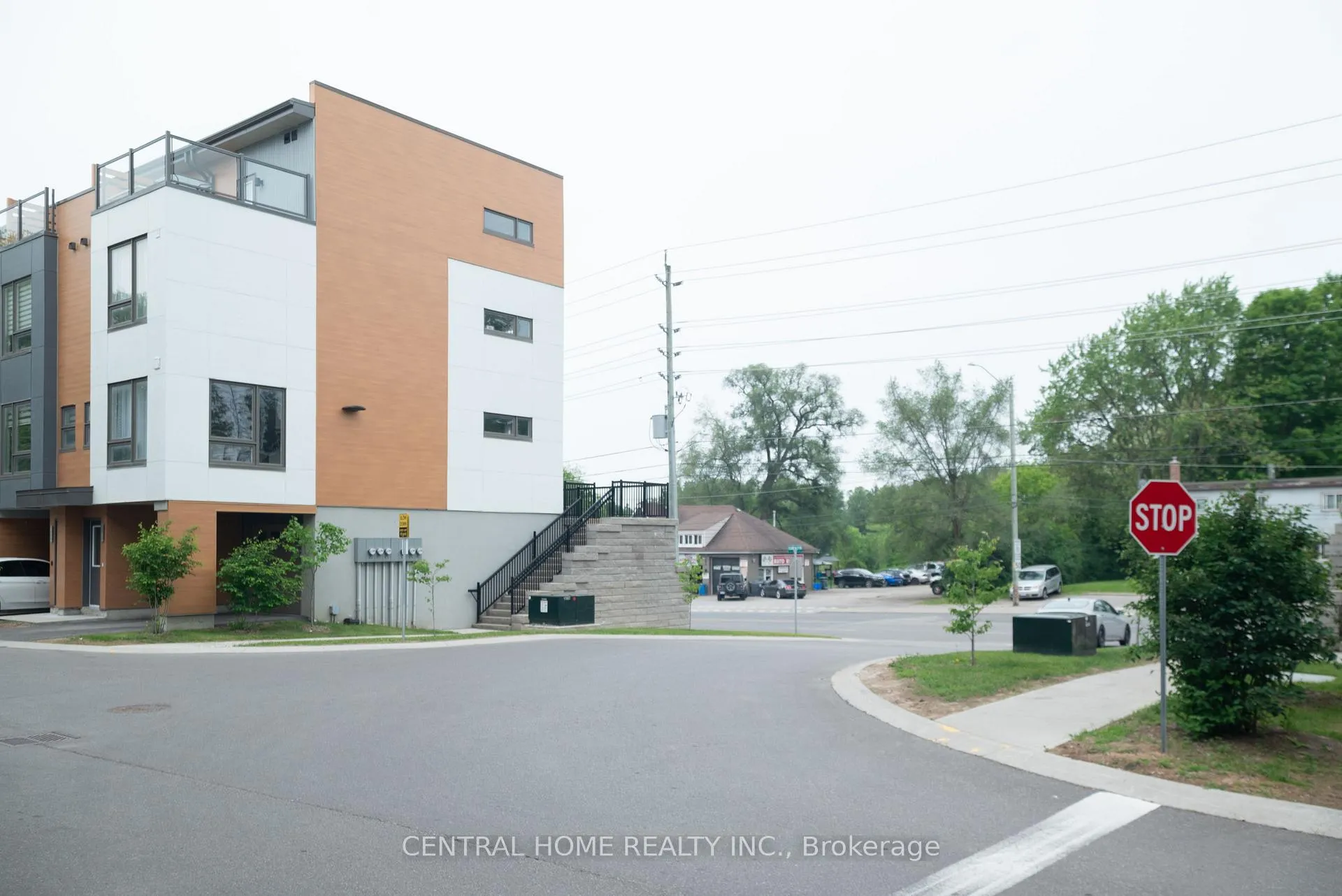 Photo 3 of 1625 Pleasure Valley Path N, Oshawa, Samac — HOMEH
