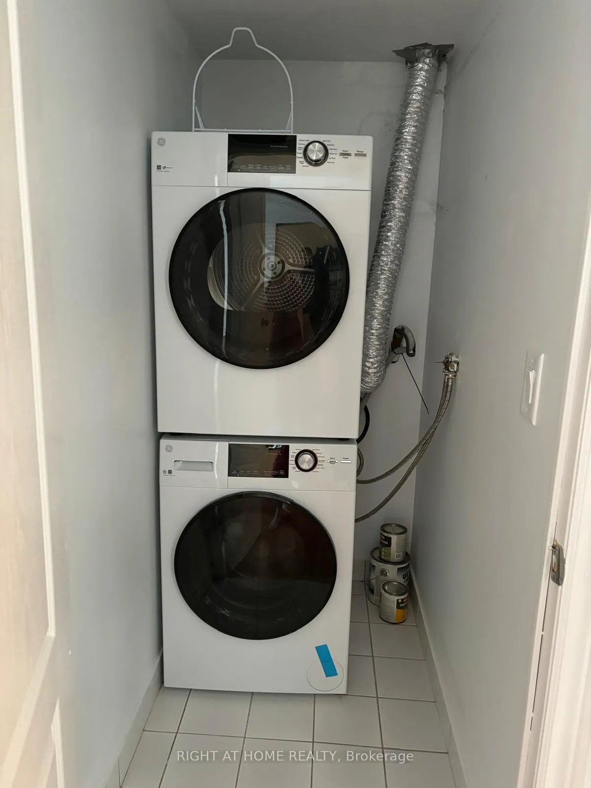 Photo 6 of Unit 312, 48 Suncrest Boulevard, Markham, Commerce Valley — HOMEH