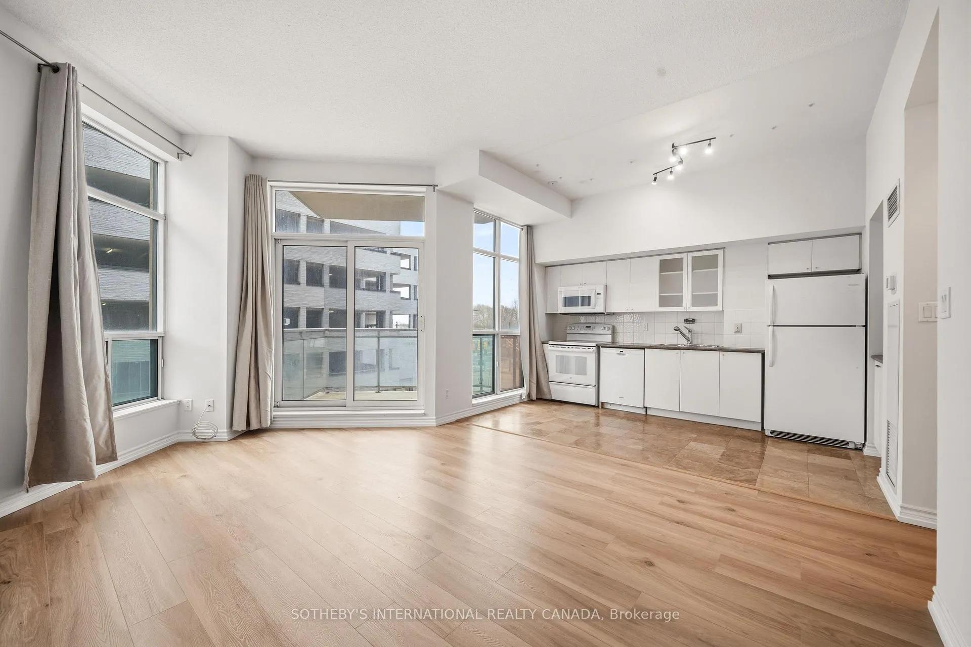 Photo 1 of Unit 312, 410 Queens Quay W, Toronto, Waterfront Communities — HOMEH