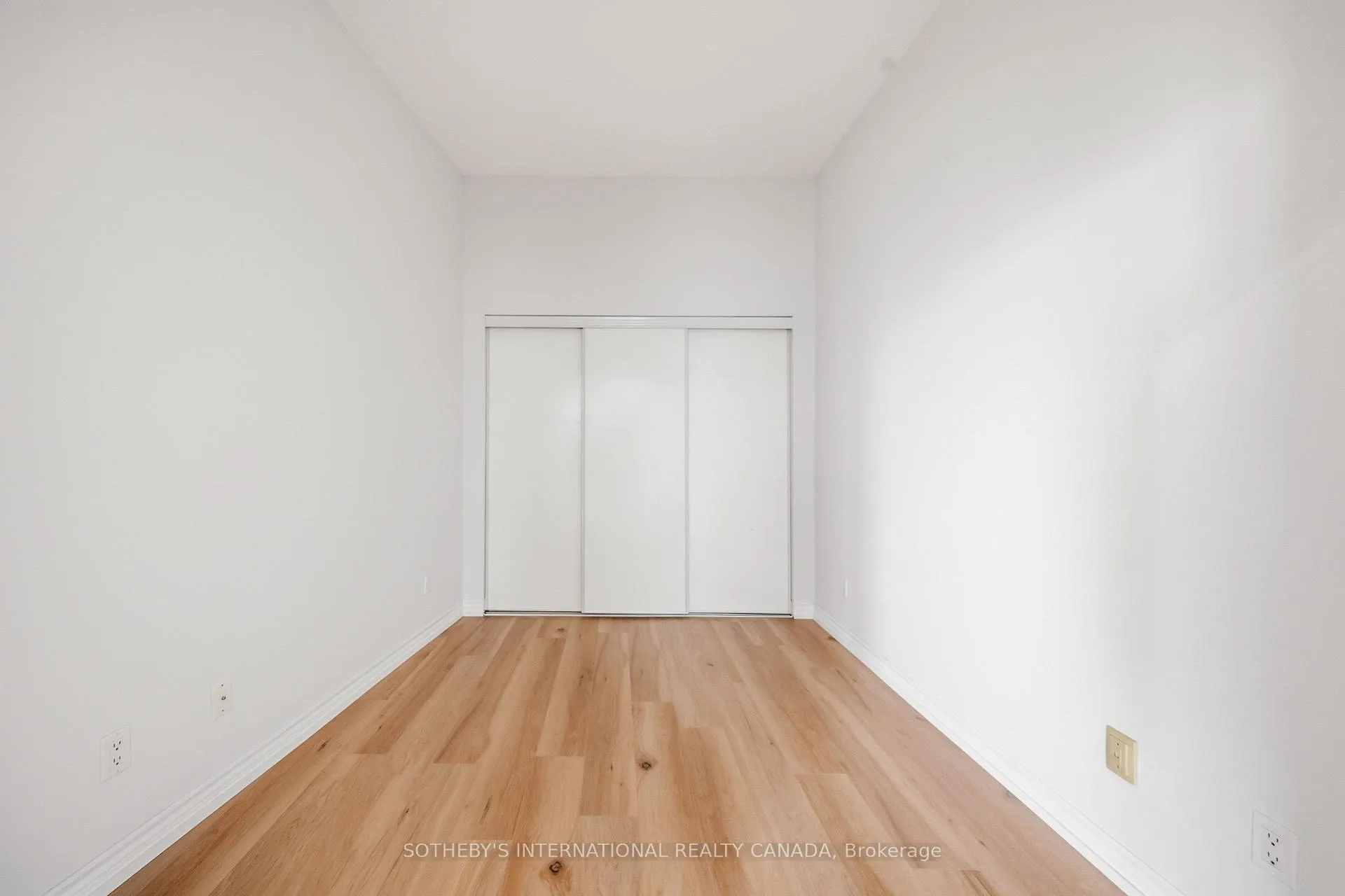 Photo 7 of Unit 312, 410 Queens Quay W, Toronto, Waterfront Communities — HOMEH