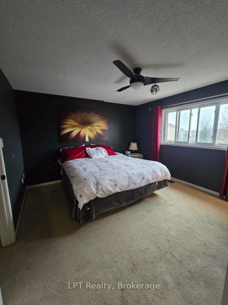 Photo 6 of 66 Landerville Lane, Clarington, Bowmanville — HOMEH