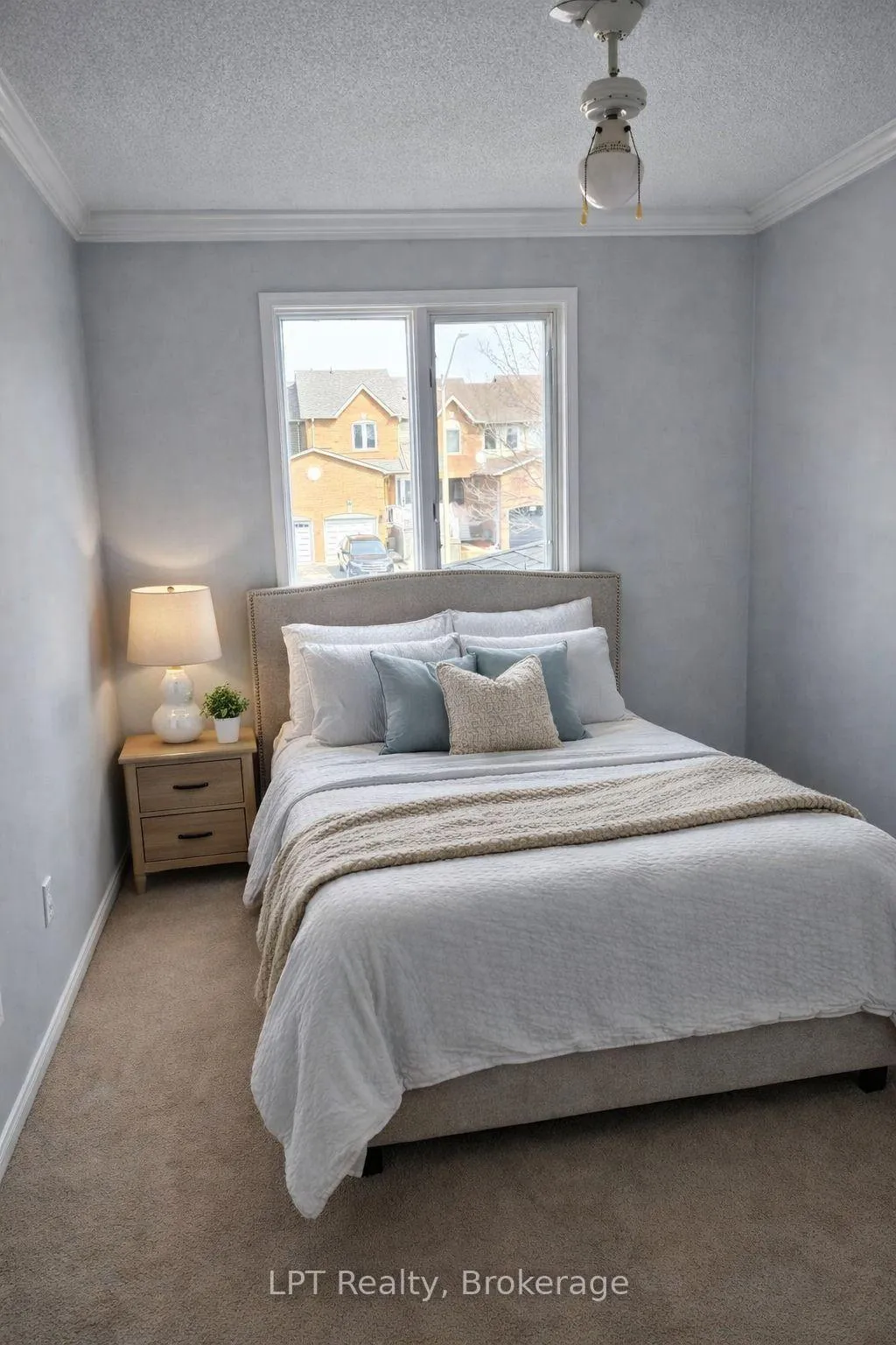 Photo 7 of 66 Landerville Lane, Clarington, Bowmanville — HOMEH