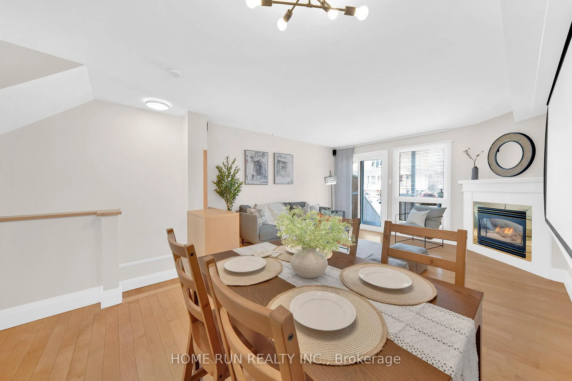 Photo 14 of 1150 Gablefield Private, Ottawa, Beaconwood — HOMEH