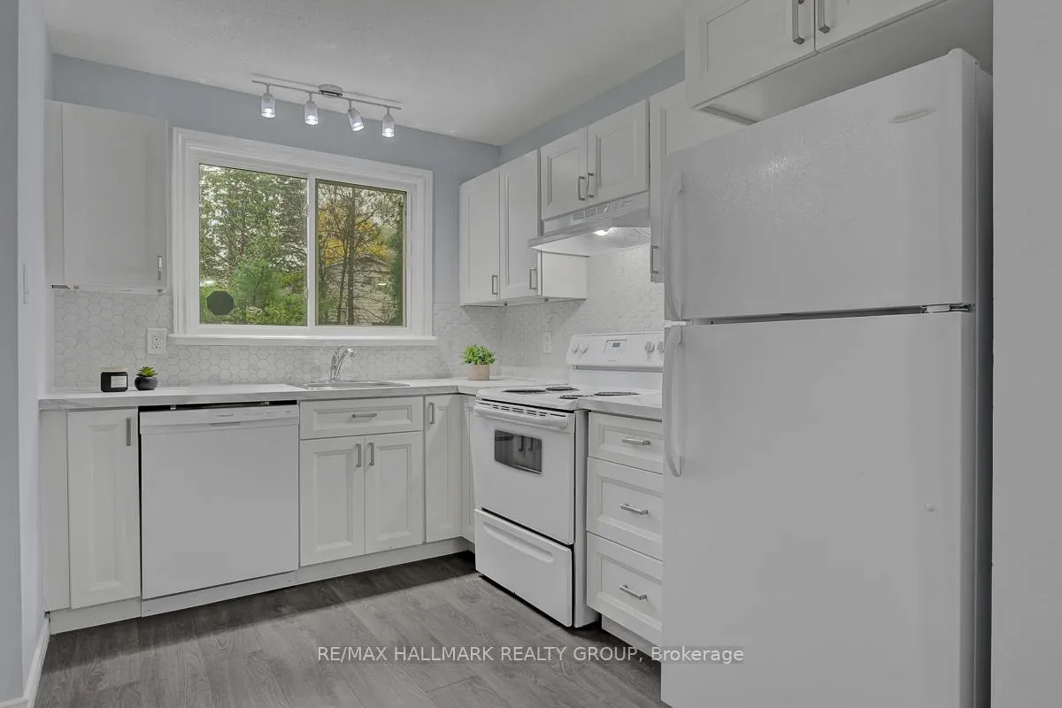 Photo 14 of 71 Morton Drive, Ottawa, Kanata - Glencairn/Hazeldean — HOMEH