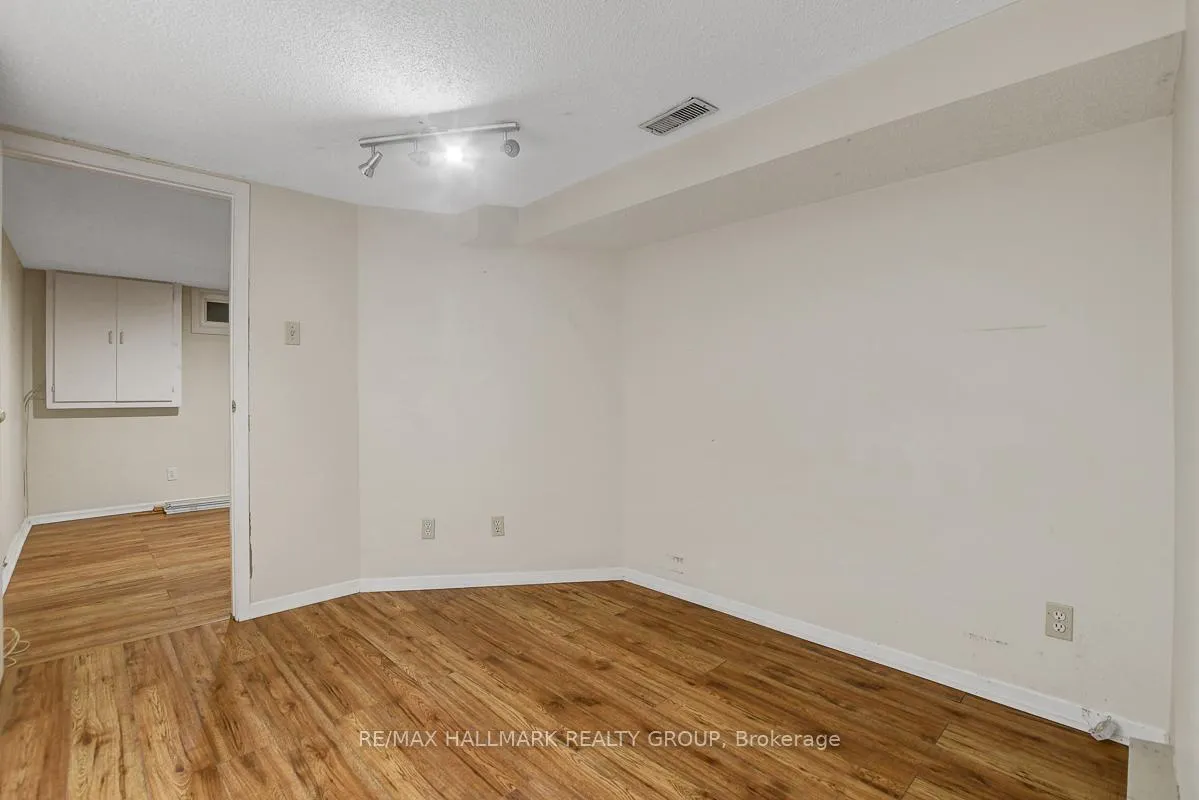 Photo 31 of 71 Morton Drive, Ottawa, Kanata - Glencairn/Hazeldean — HOMEH