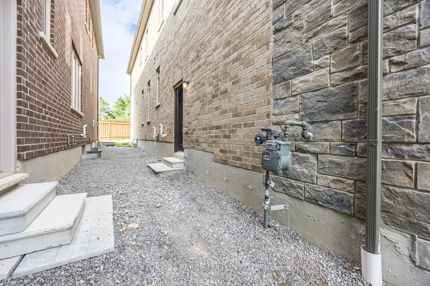 Photo 4 of Unit 17, 400 Finch Avenue, Pickering, Rouge Park — HOMEH