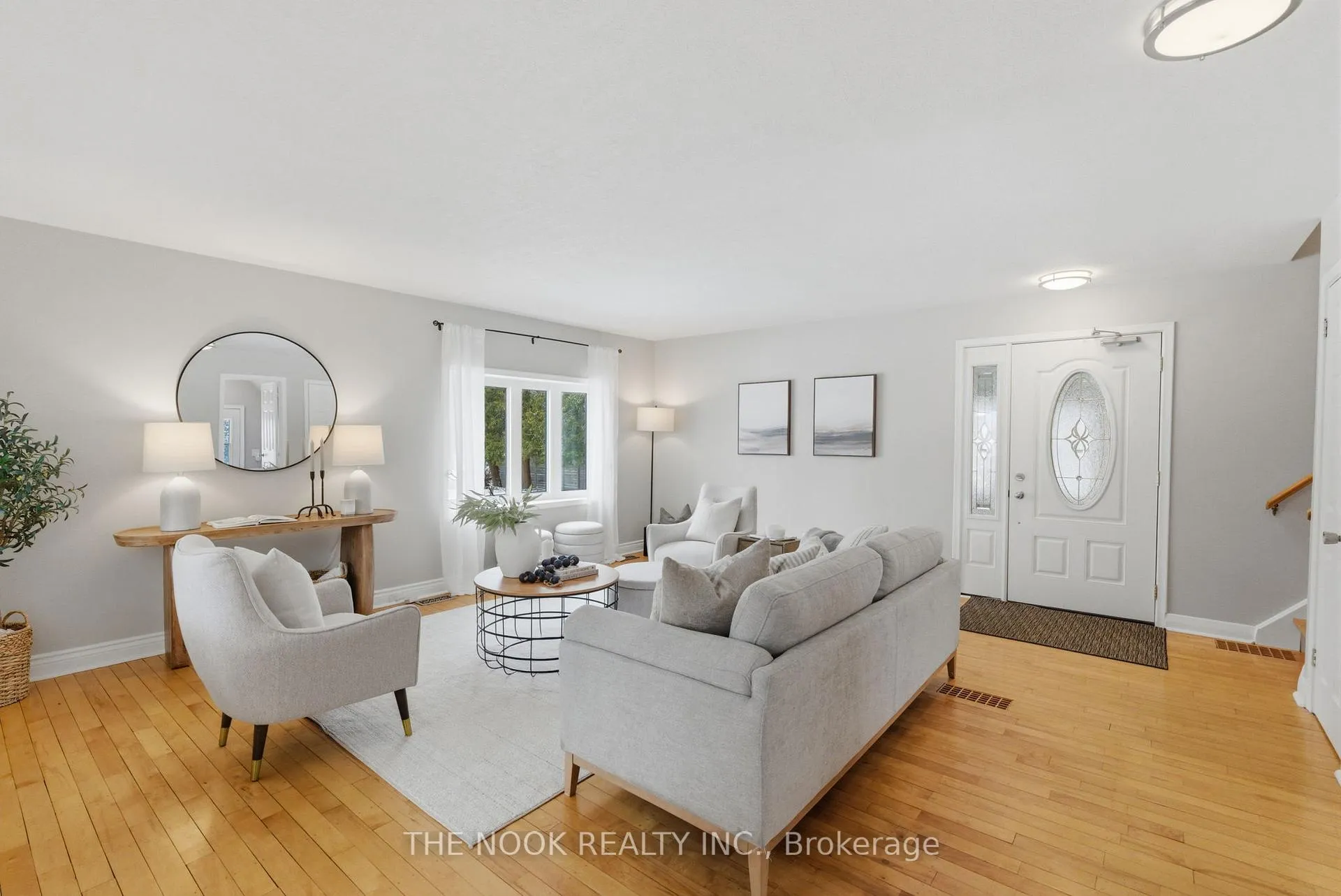 Photo 4 of 6 Nelson Street, Clarington, Bowmanville — HOMEH
