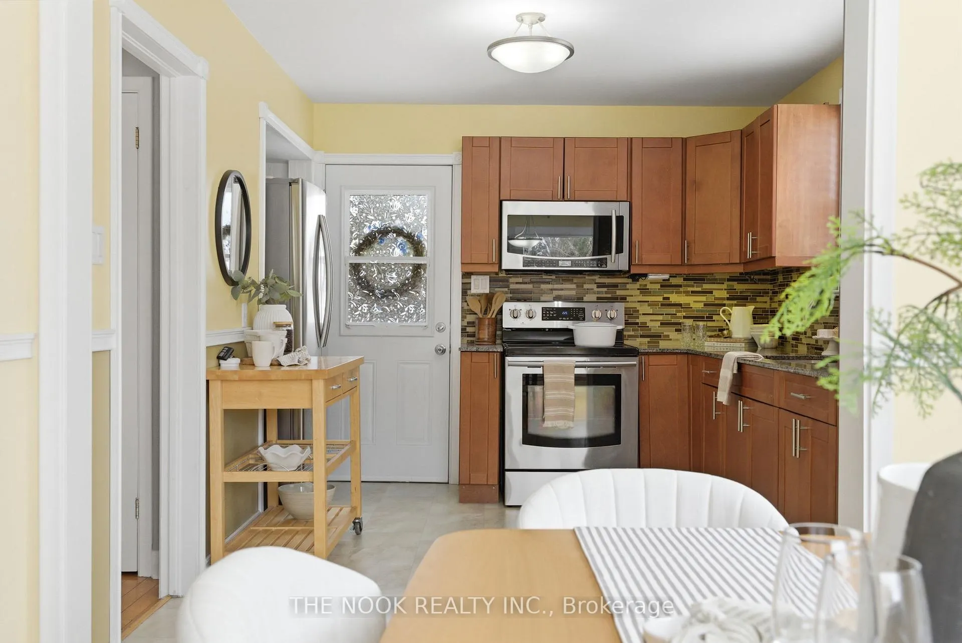 Photo 15 of 6 Nelson Street, Clarington, Bowmanville — HOMEH