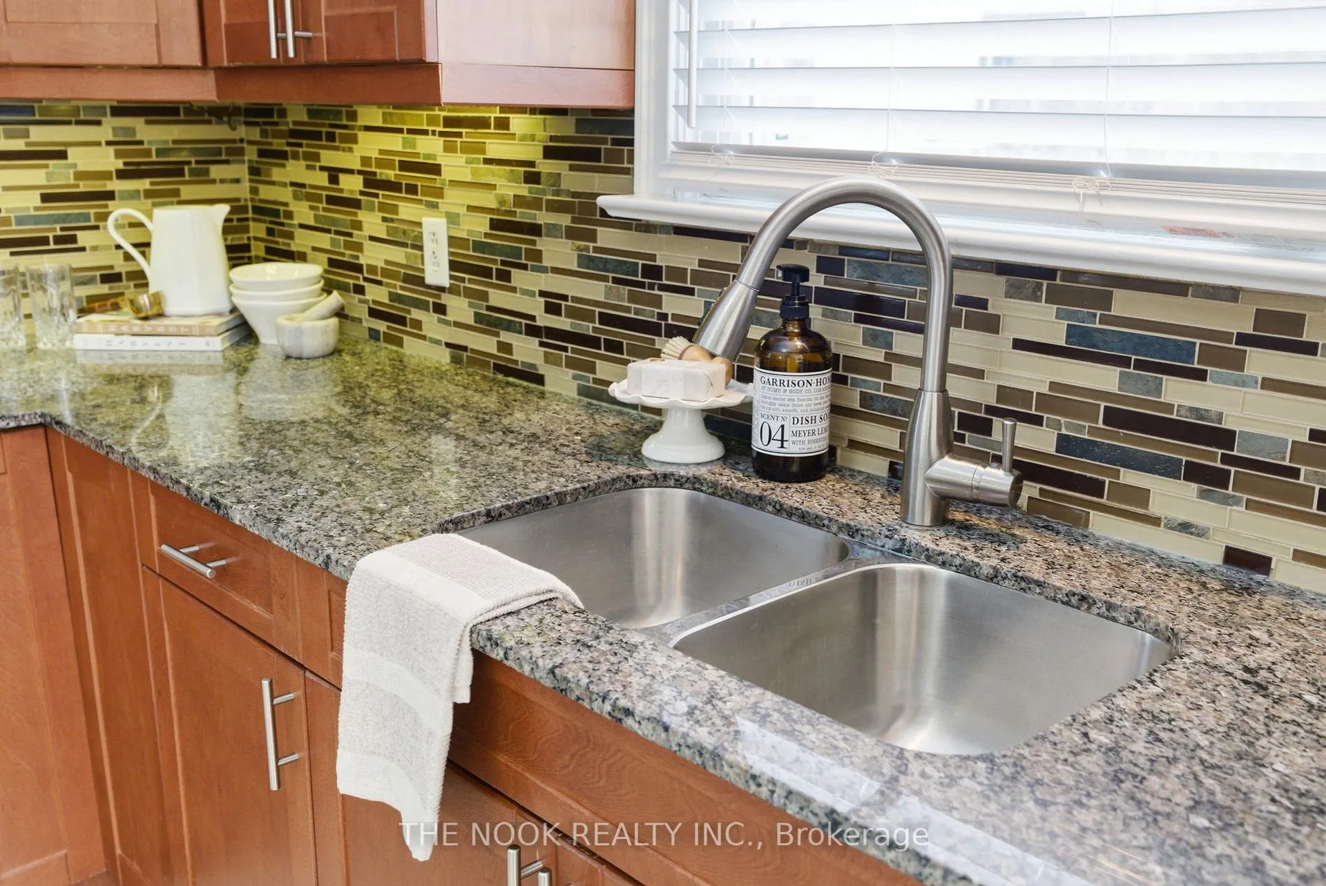 Photo 17 of 6 Nelson Street, Clarington, Bowmanville — HOMEH