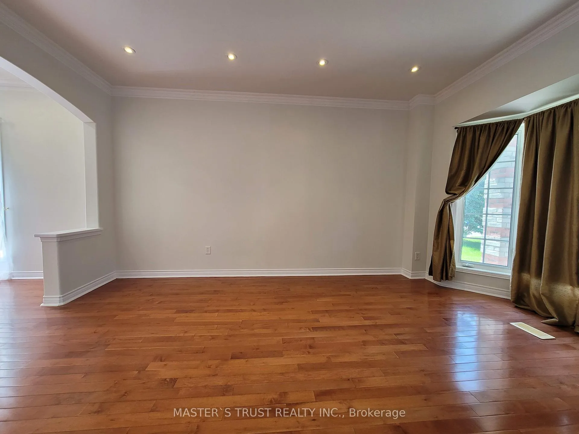 Photo 8 of 623 Carlton Road, Markham, Markville — HOMEH