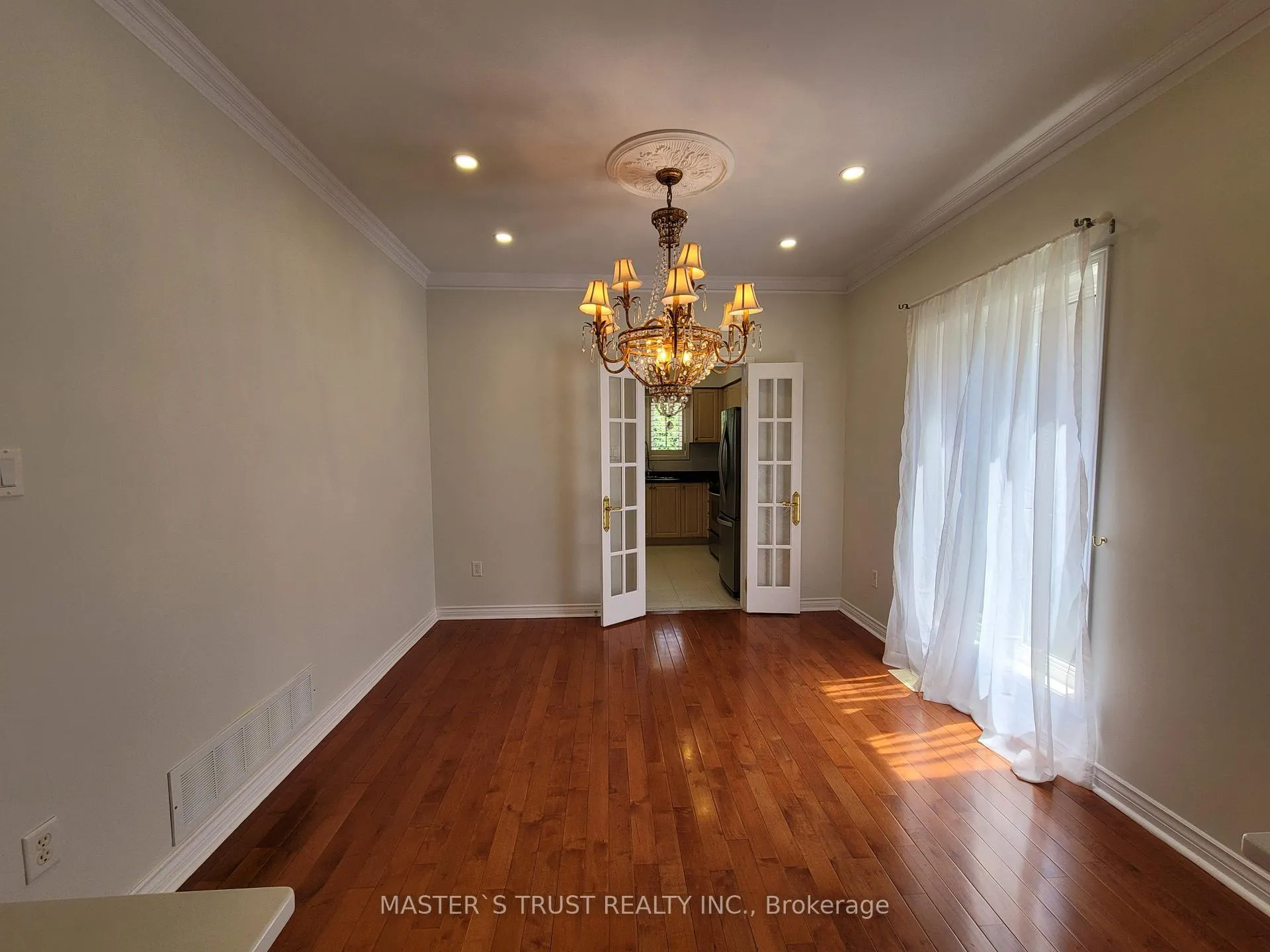 Photo 10 of 623 Carlton Road, Markham, Markville — HOMEH