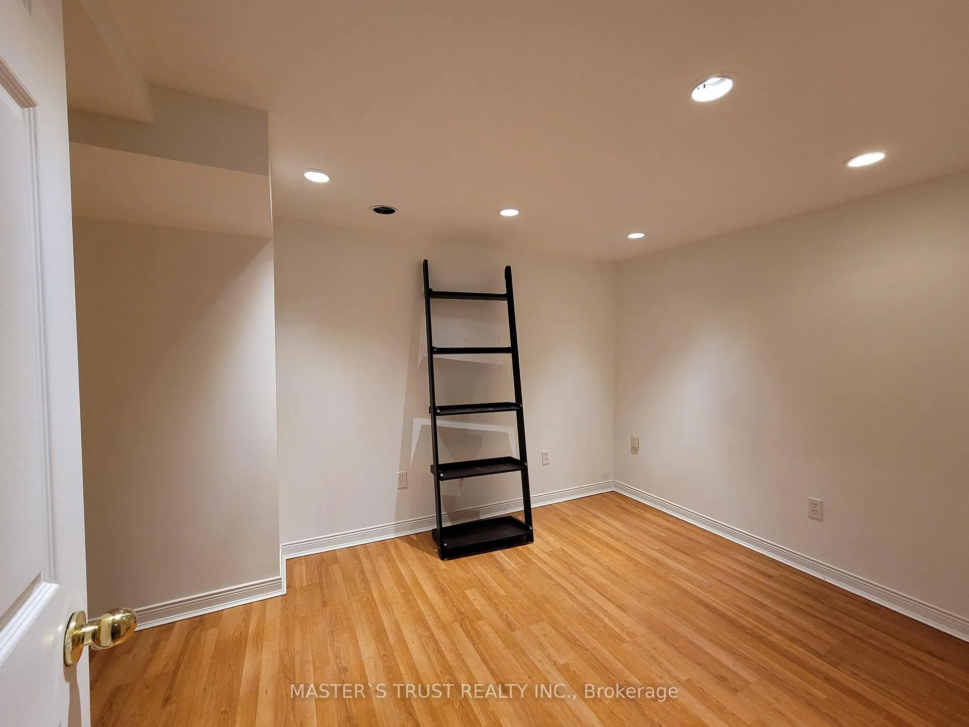Photo 27 of 623 Carlton Road, Markham, Markville — HOMEH