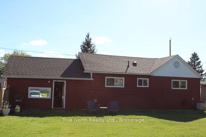 Photo 2 of 8 Hazel Street, Kapuskasing — HOMEH