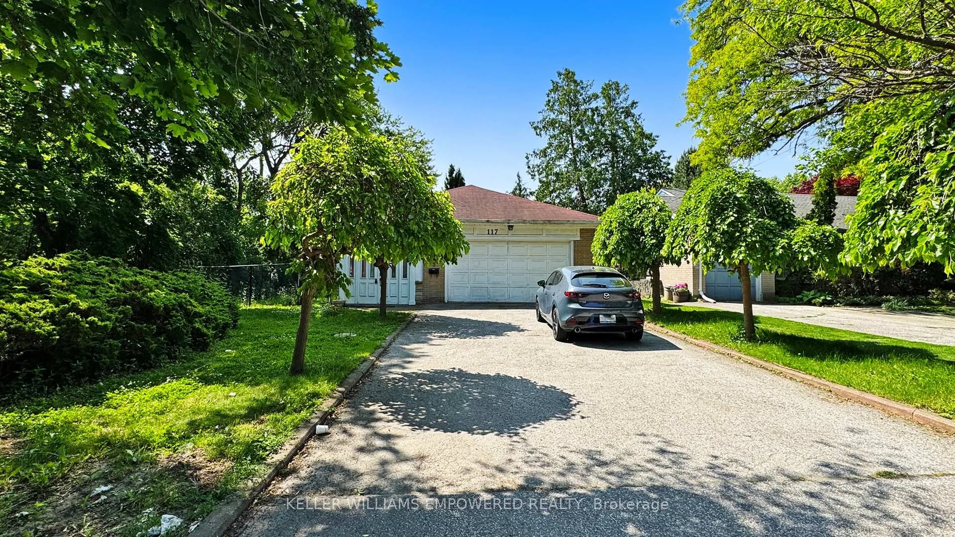 Front of 117 Arjay Crescent