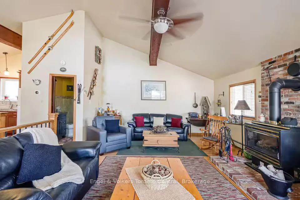 Photo 10 of 209860 Highway 26, Blue Mountains — HOMEH