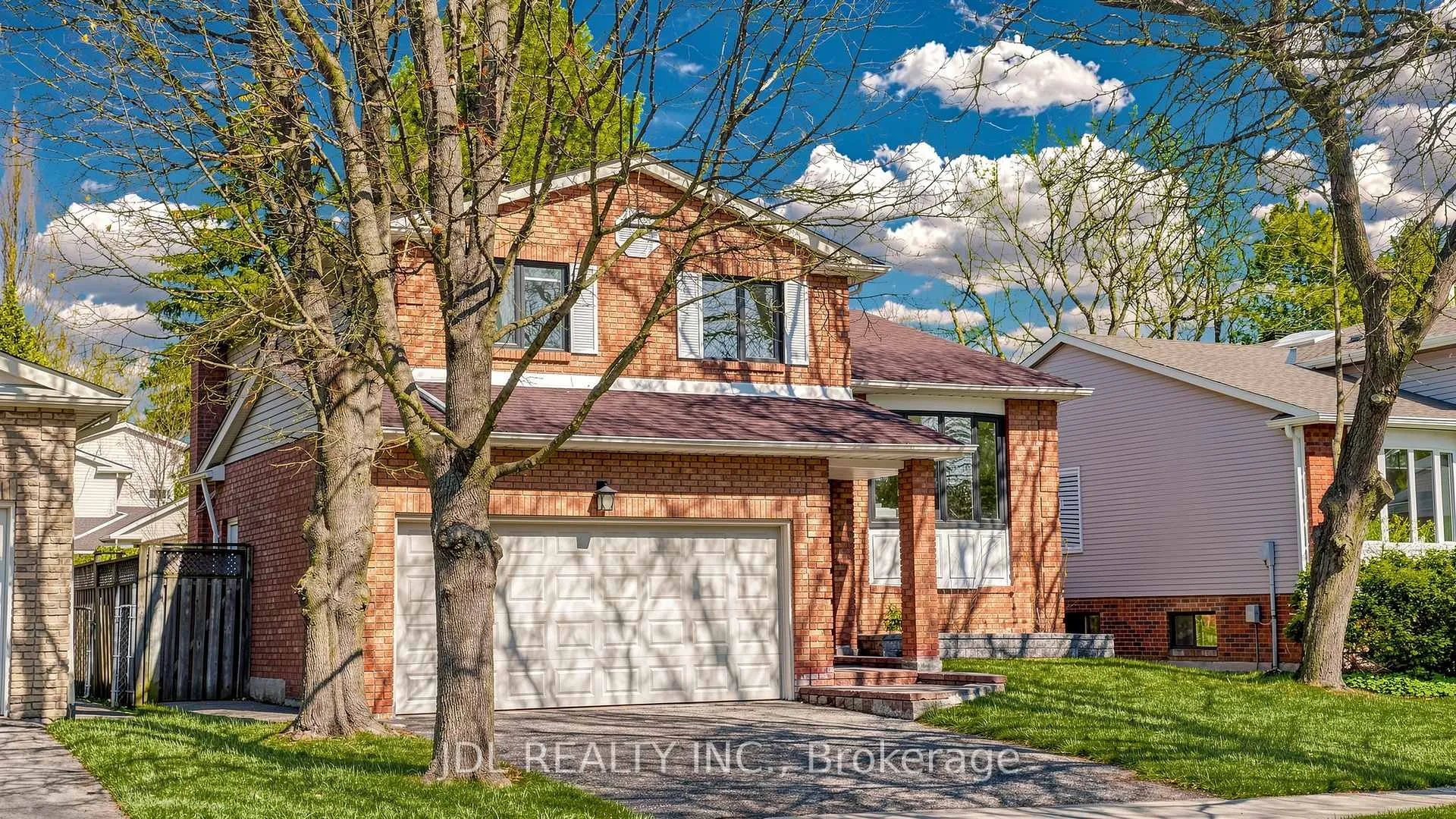 Photo 1 of 16 Breckonwood Crescent, Markham, Aileen-Willowbrook — HOMEH