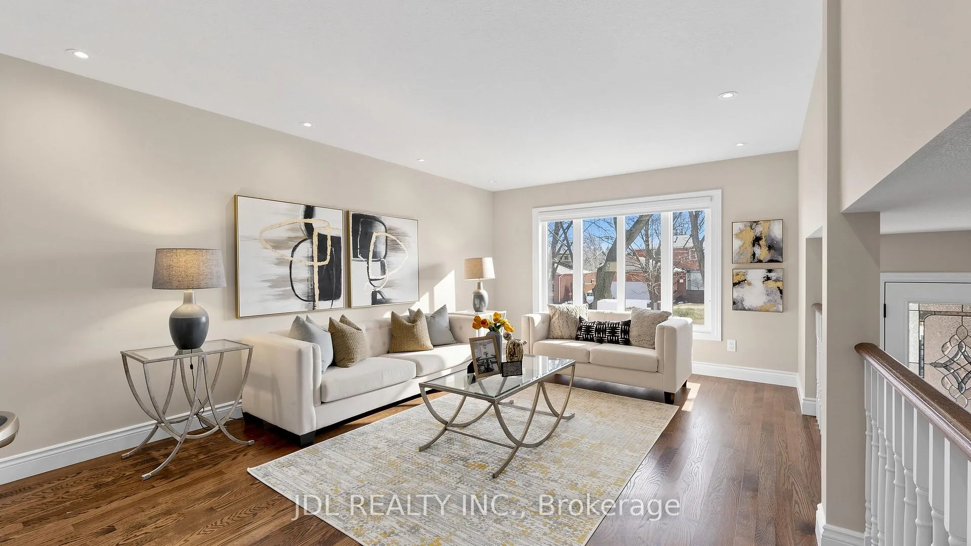 Photo 2 of 16 Breckonwood Crescent, Markham, Aileen-Willowbrook — HOMEH