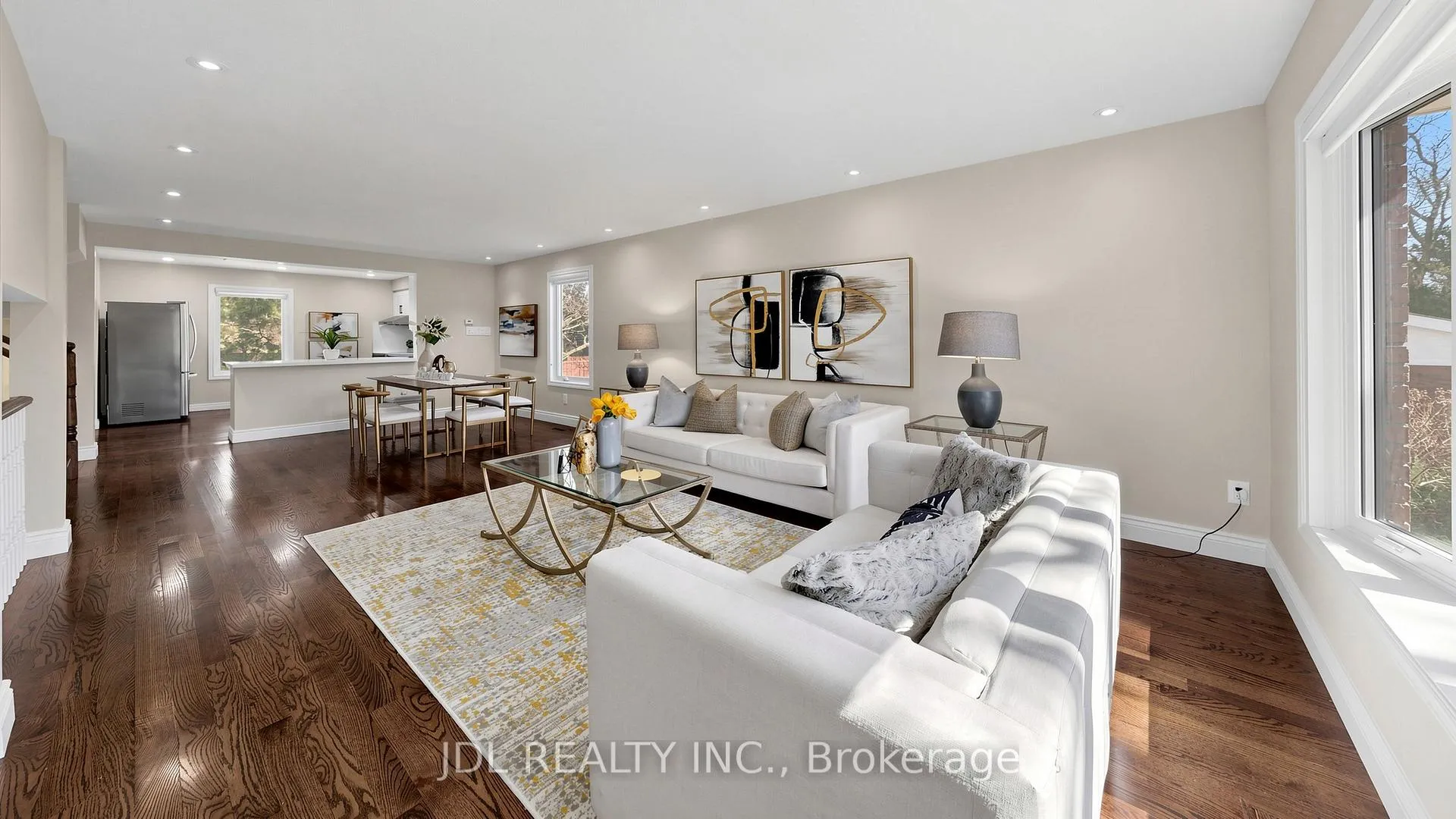 Photo 3 of 16 Breckonwood Crescent, Markham, Aileen-Willowbrook — HOMEH
