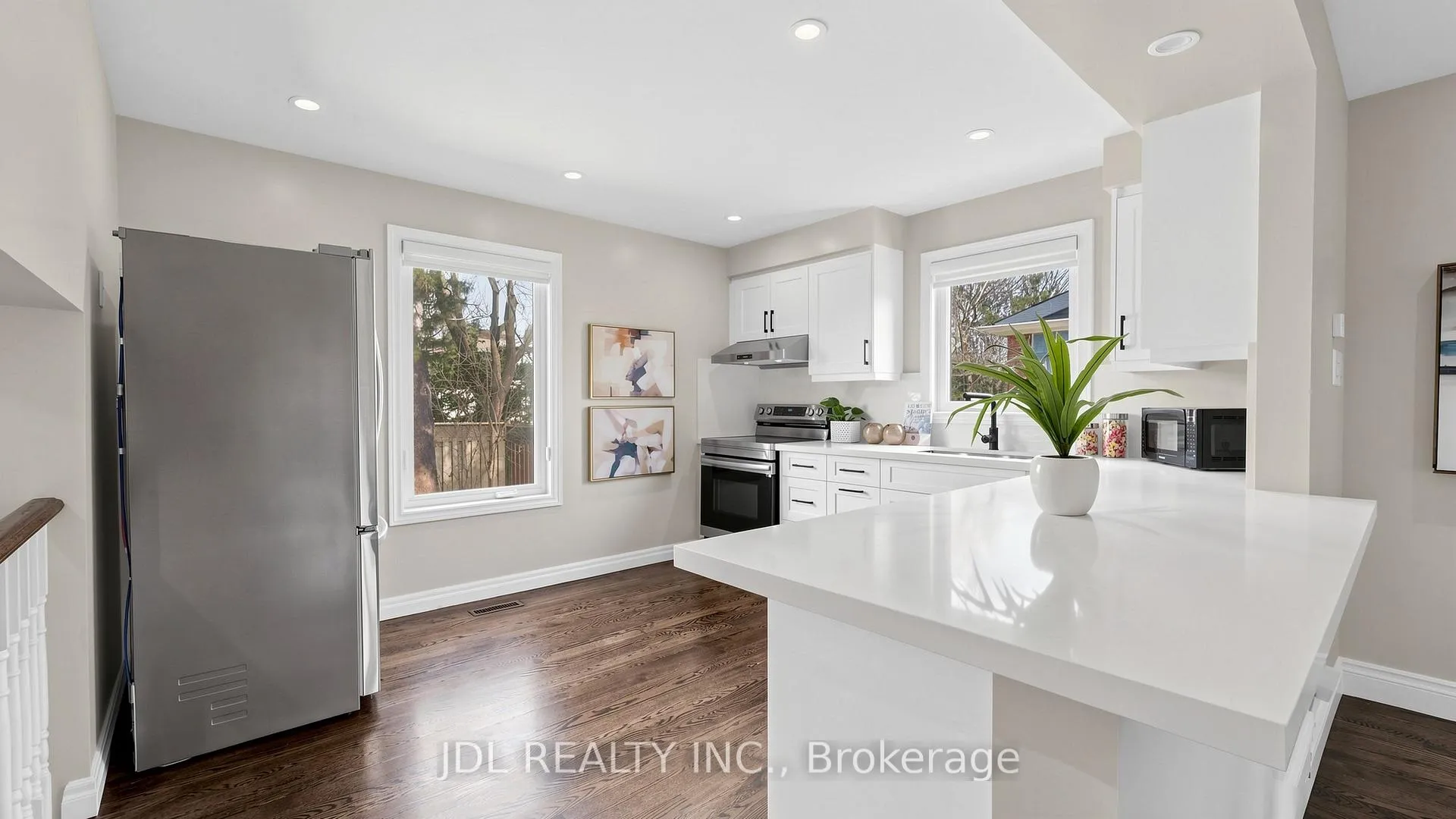 Photo 9 of 16 Breckonwood Crescent, Markham, Aileen-Willowbrook — HOMEH
