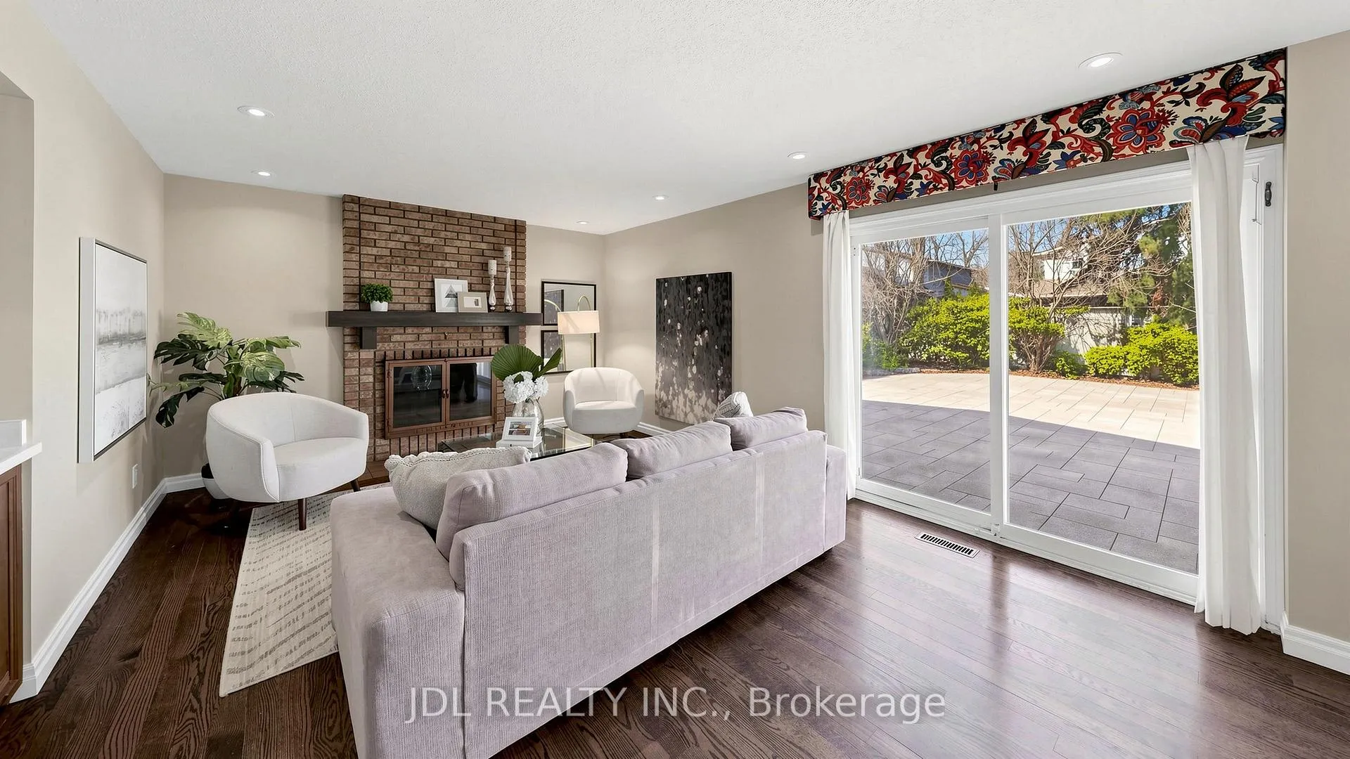 Photo 14 of 16 Breckonwood Crescent, Markham, Aileen-Willowbrook — HOMEH