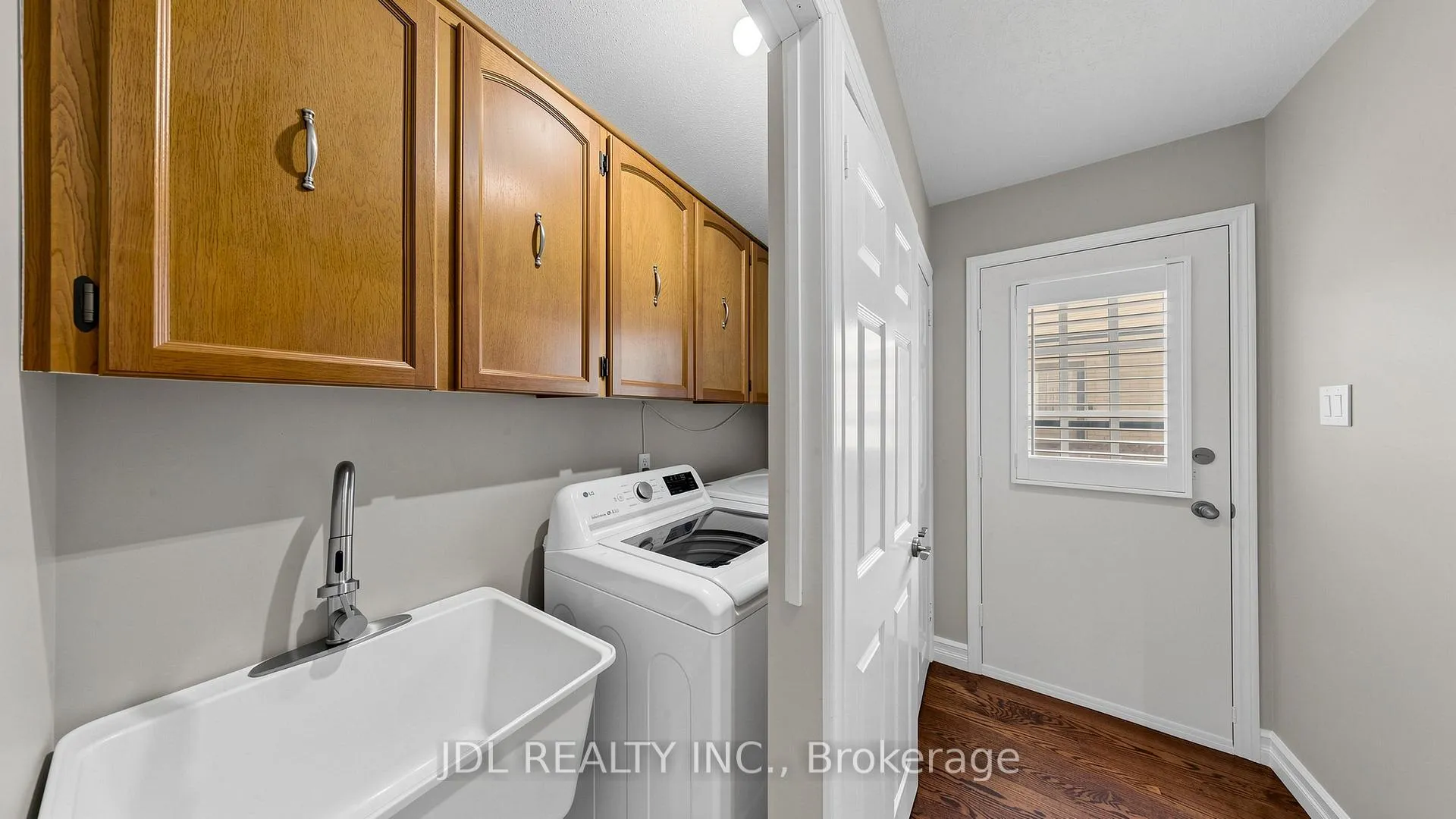 Photo 21 of 16 Breckonwood Crescent, Markham, Aileen-Willowbrook — HOMEH