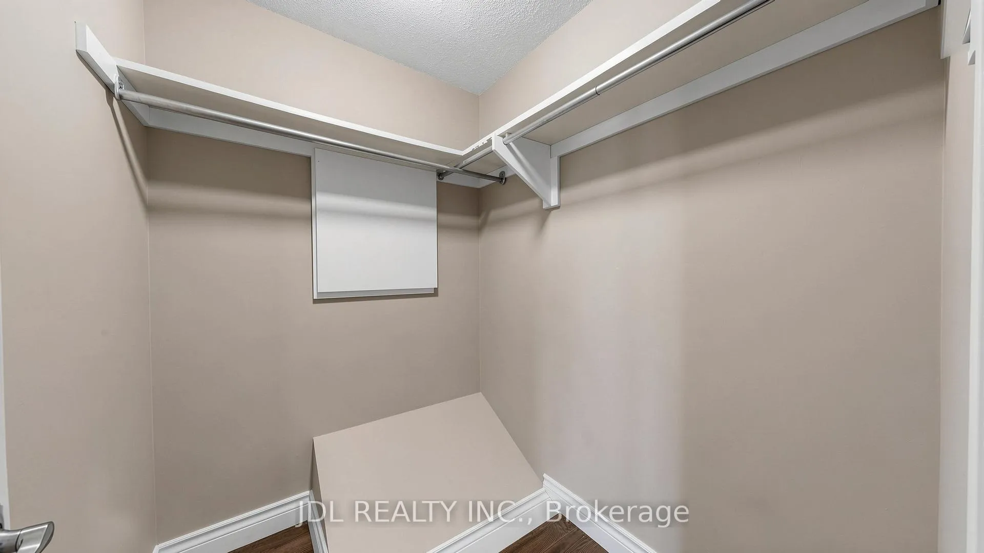 Photo 25 of 16 Breckonwood Crescent, Markham, Aileen-Willowbrook — HOMEH
