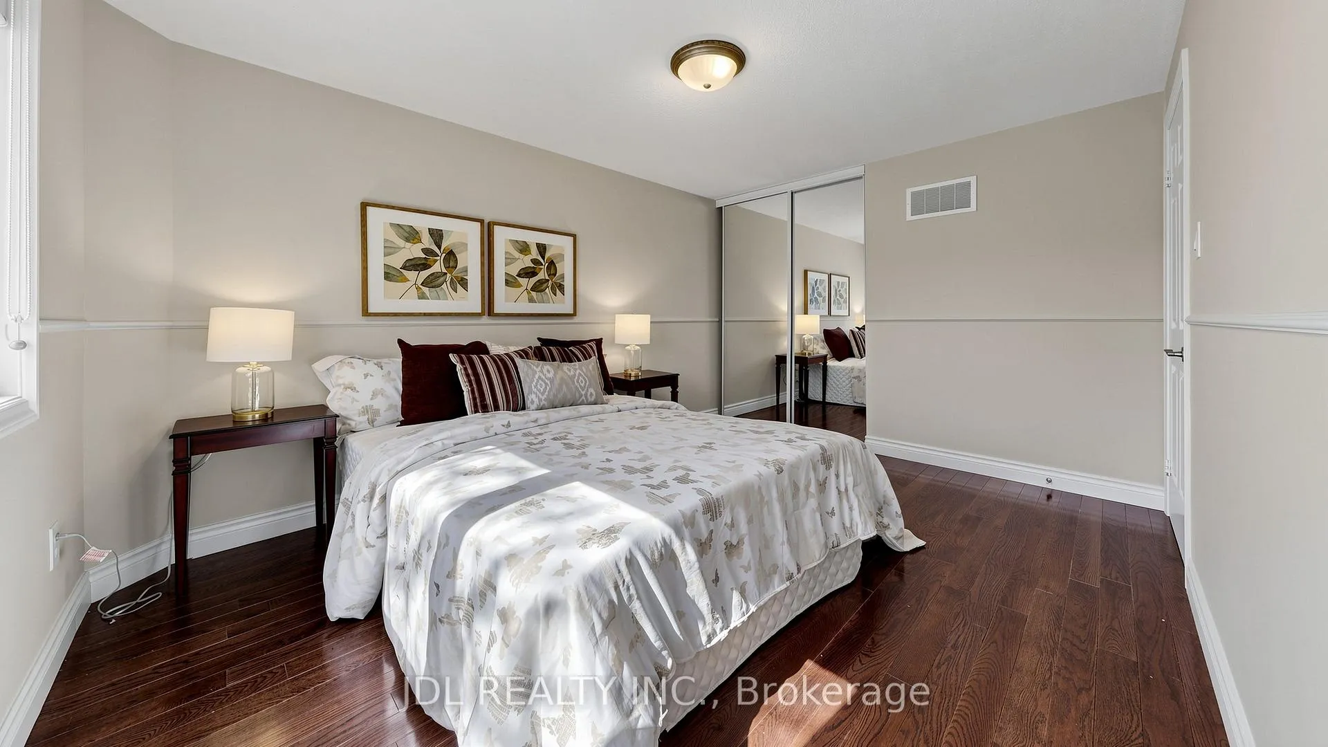 Photo 30 of 16 Breckonwood Crescent, Markham, Aileen-Willowbrook — HOMEH
