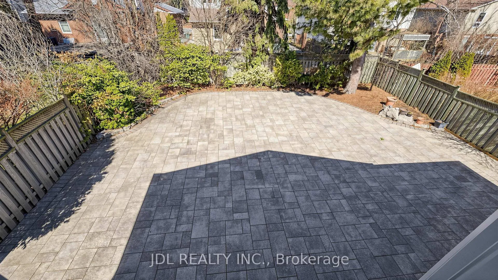 Photo 39 of 16 Breckonwood Crescent, Markham, Aileen-Willowbrook — HOMEH