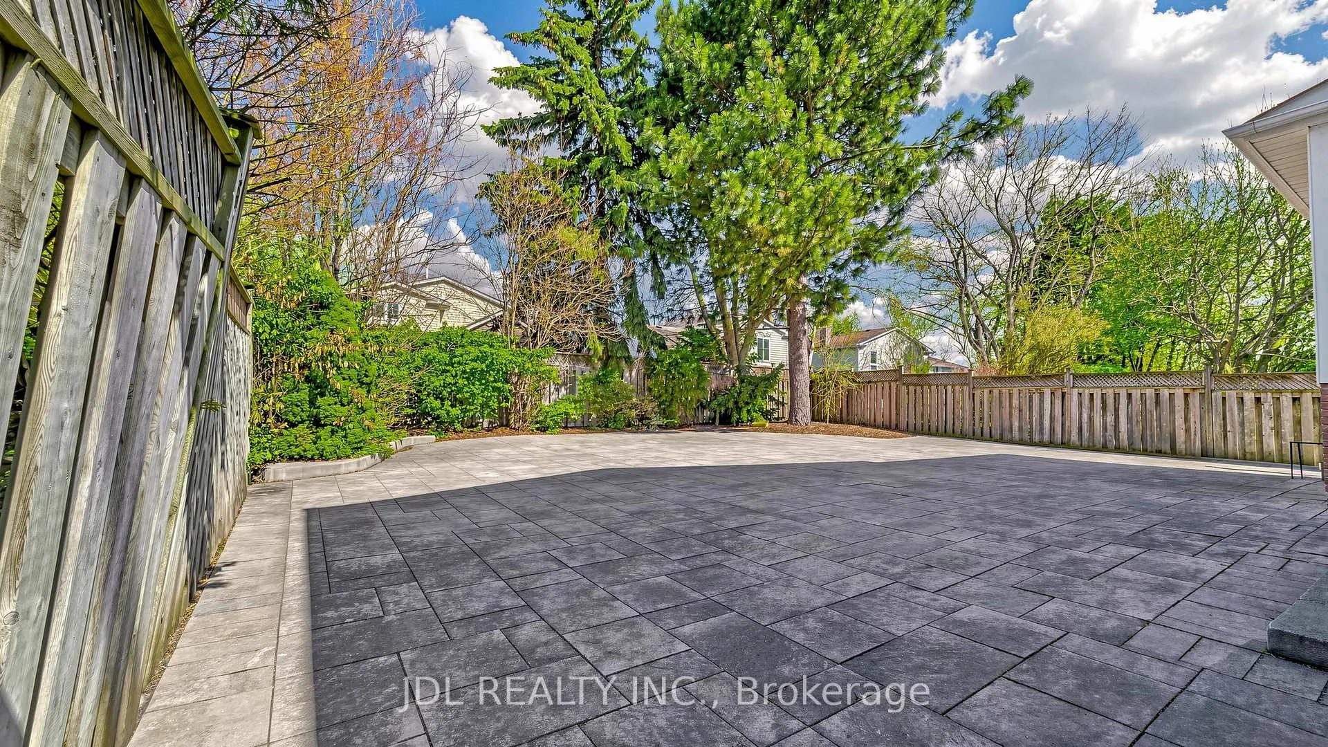 Photo 40 of 16 Breckonwood Crescent, Markham, Aileen-Willowbrook — HOMEH