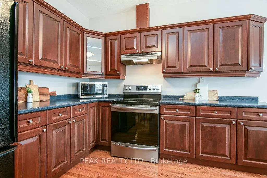 Photo 17 of Unit 3, 900 Doon Village Road, Kitchener — HOMEH