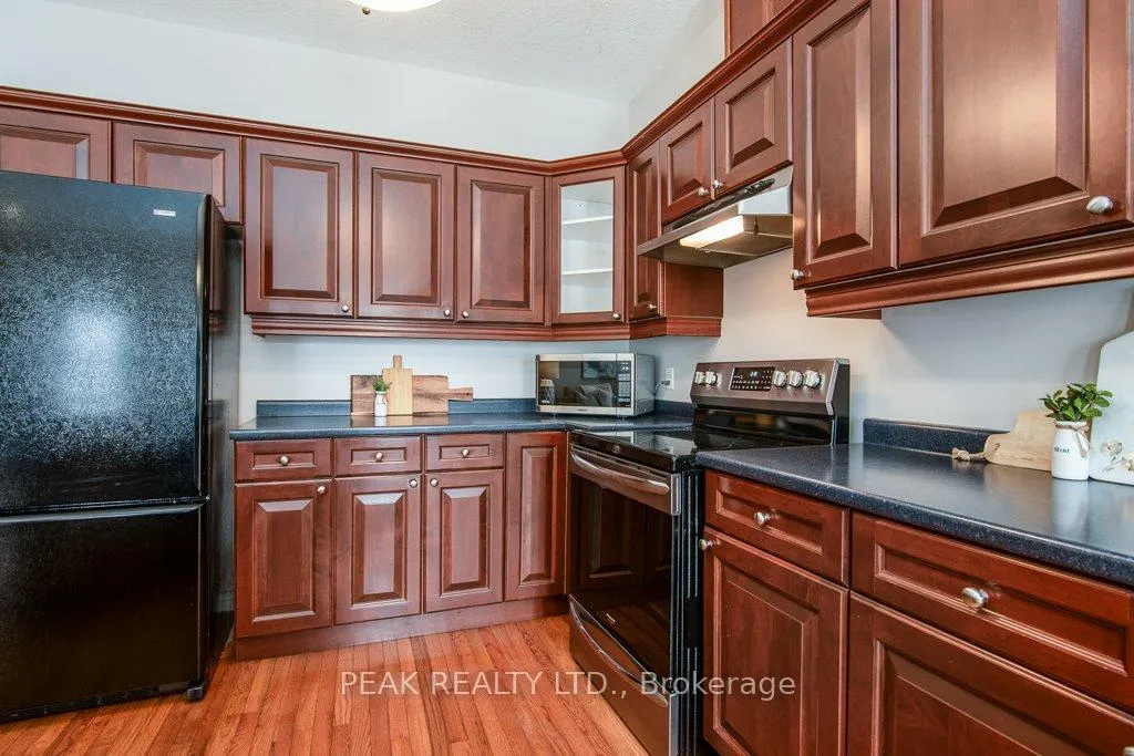 Photo 20 of Unit 3, 900 Doon Village Road, Kitchener — HOMEH