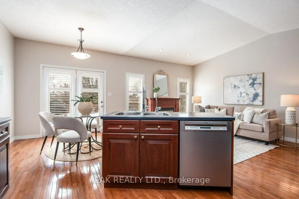 Photo 22 of Unit 3, 900 Doon Village Road, Kitchener — HOMEH