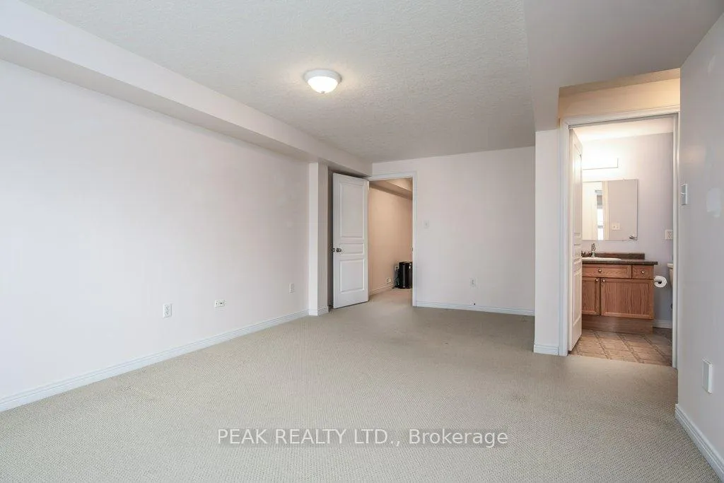 Photo 42 of Unit 3, 900 Doon Village Road, Kitchener — HOMEH